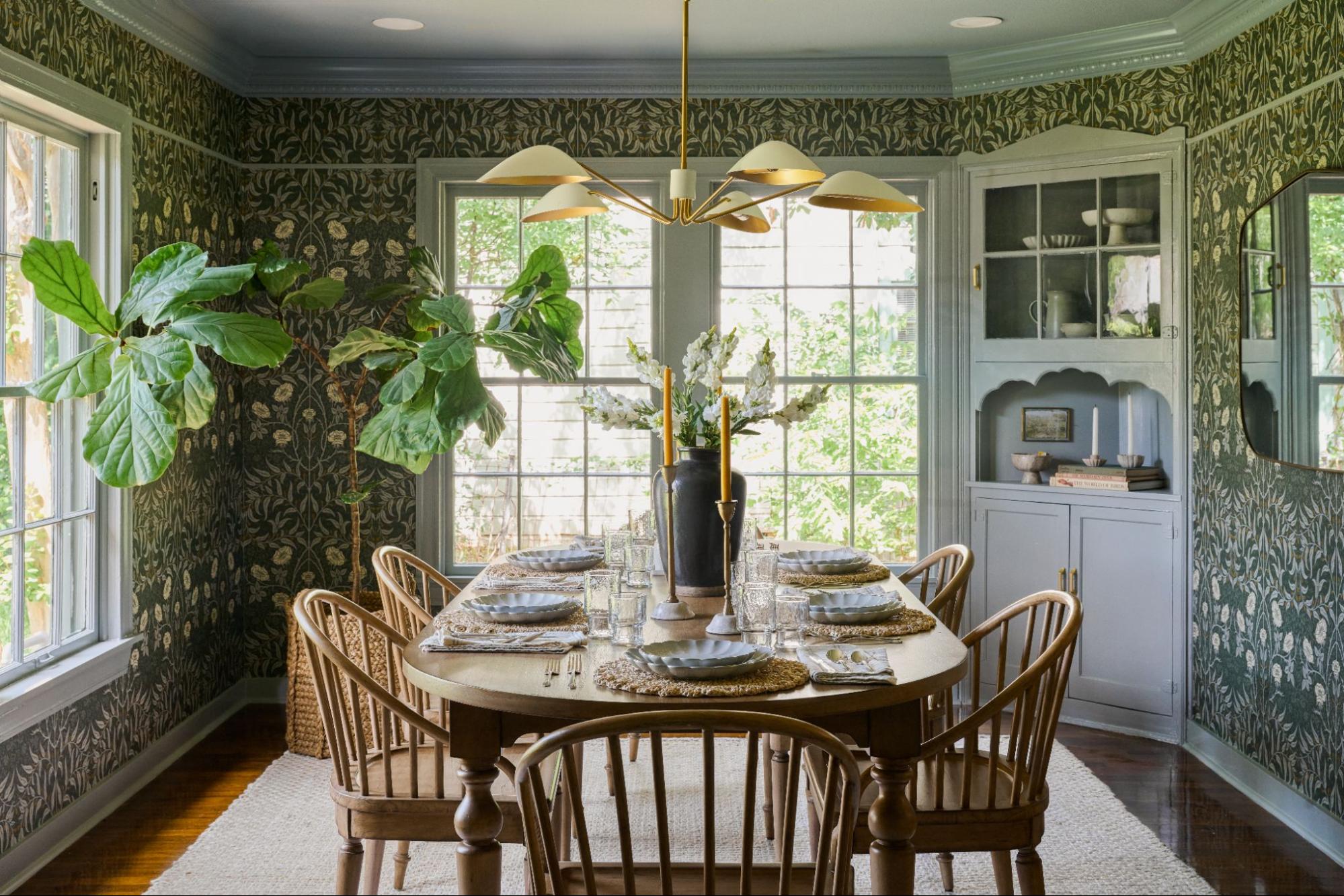 The dining room in Mini Reni 02. 
