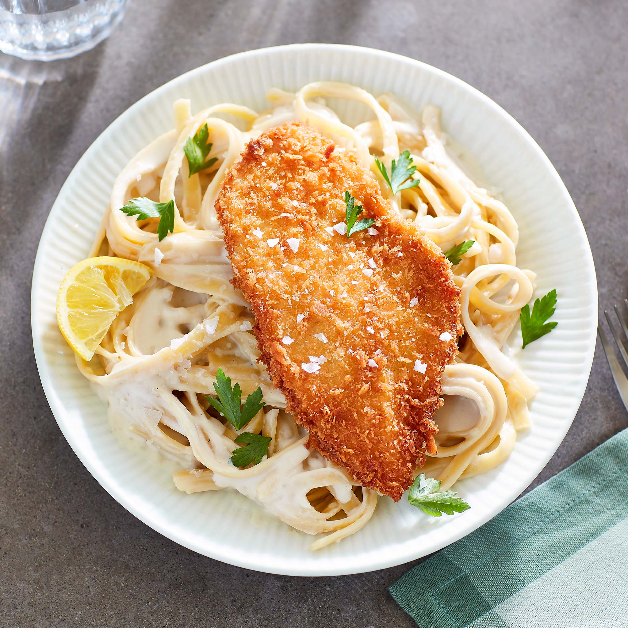 Magnoliass Table Chicken Fettuccine Alfredo 