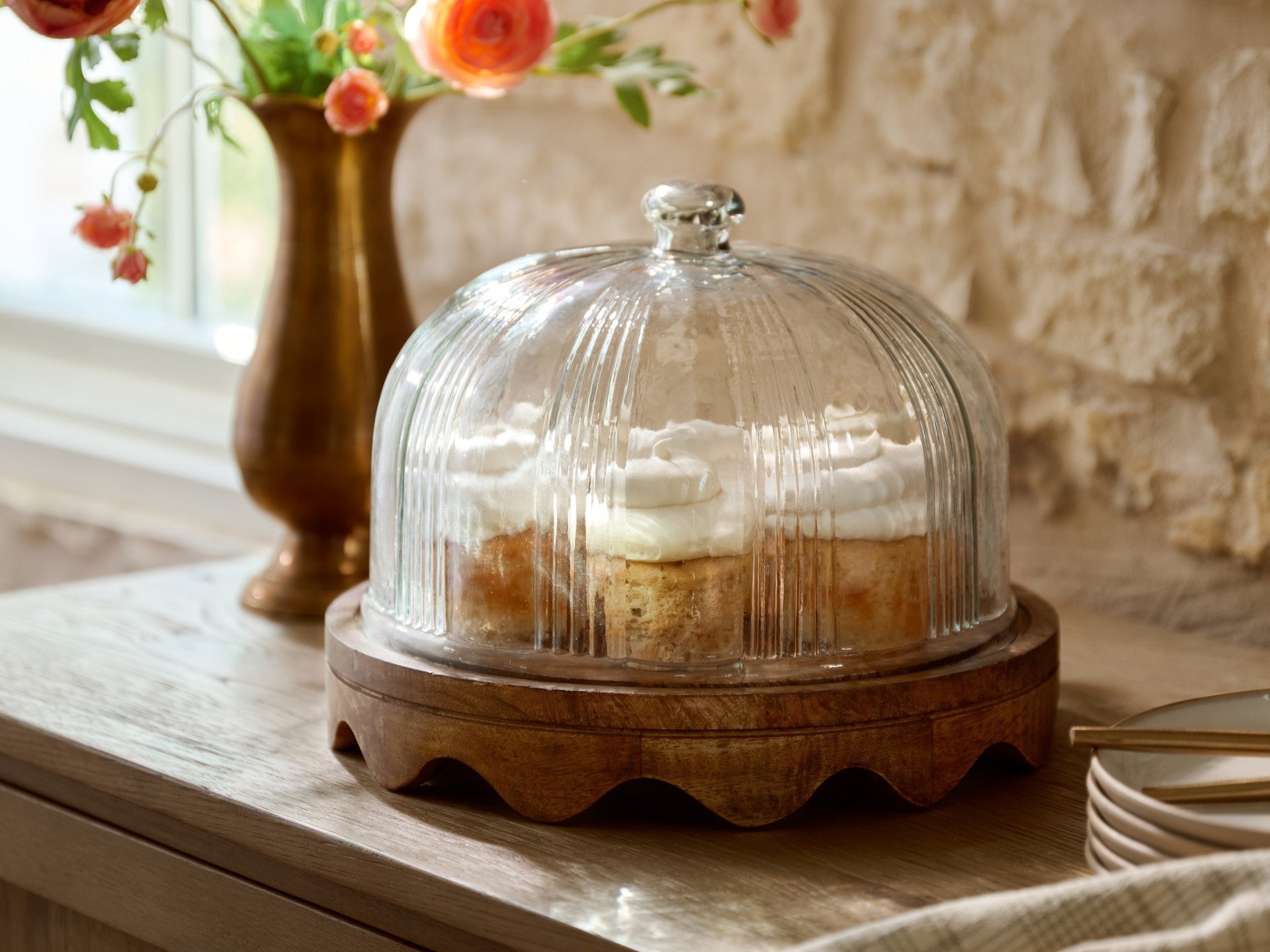 Shop serveware including cake stands