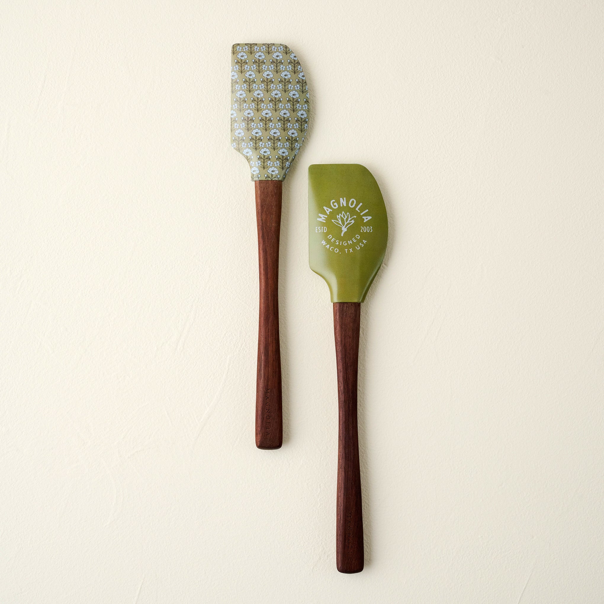 Magnoliass Flower Spatula Bundle