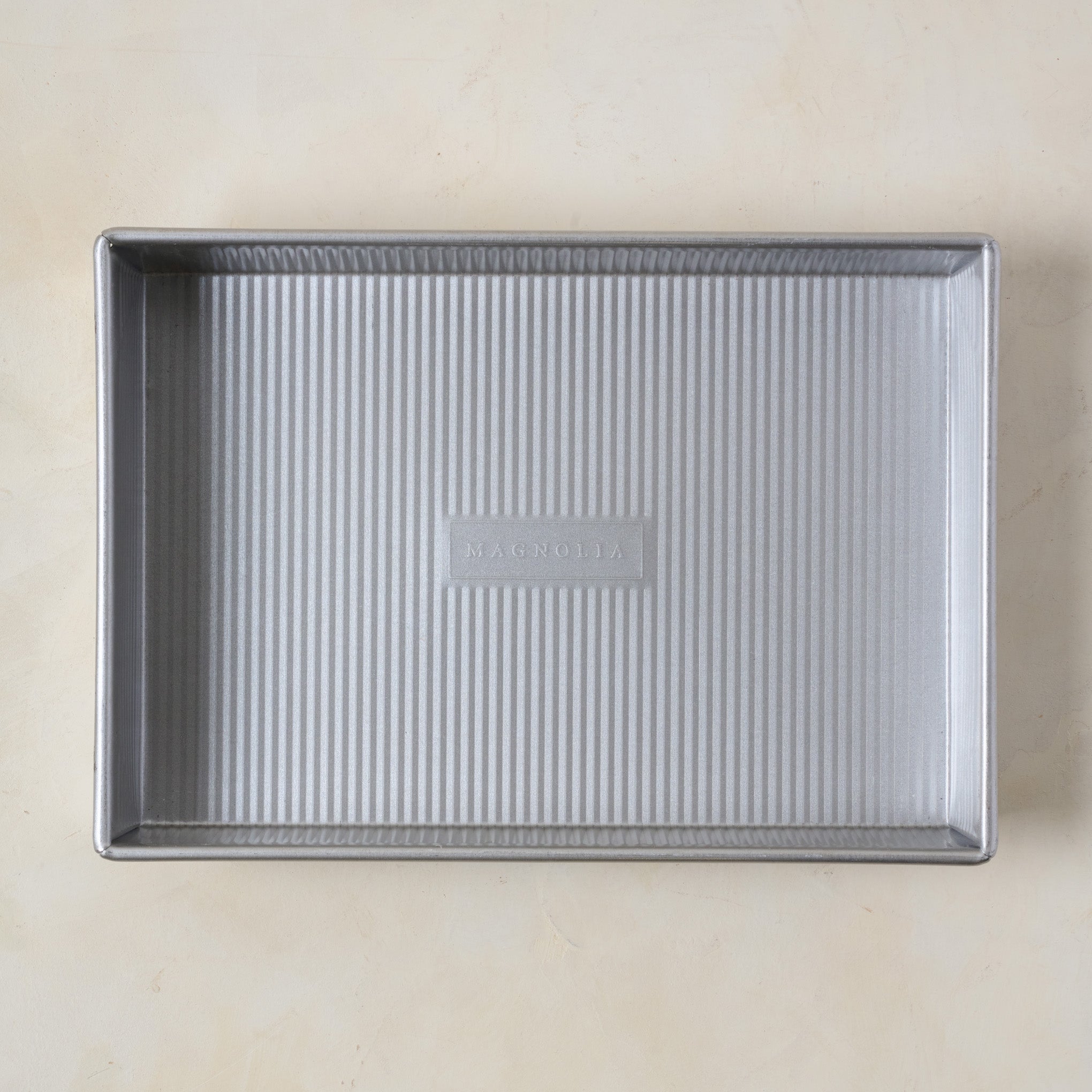 Magnoliass Baking Pan in 9 x 13