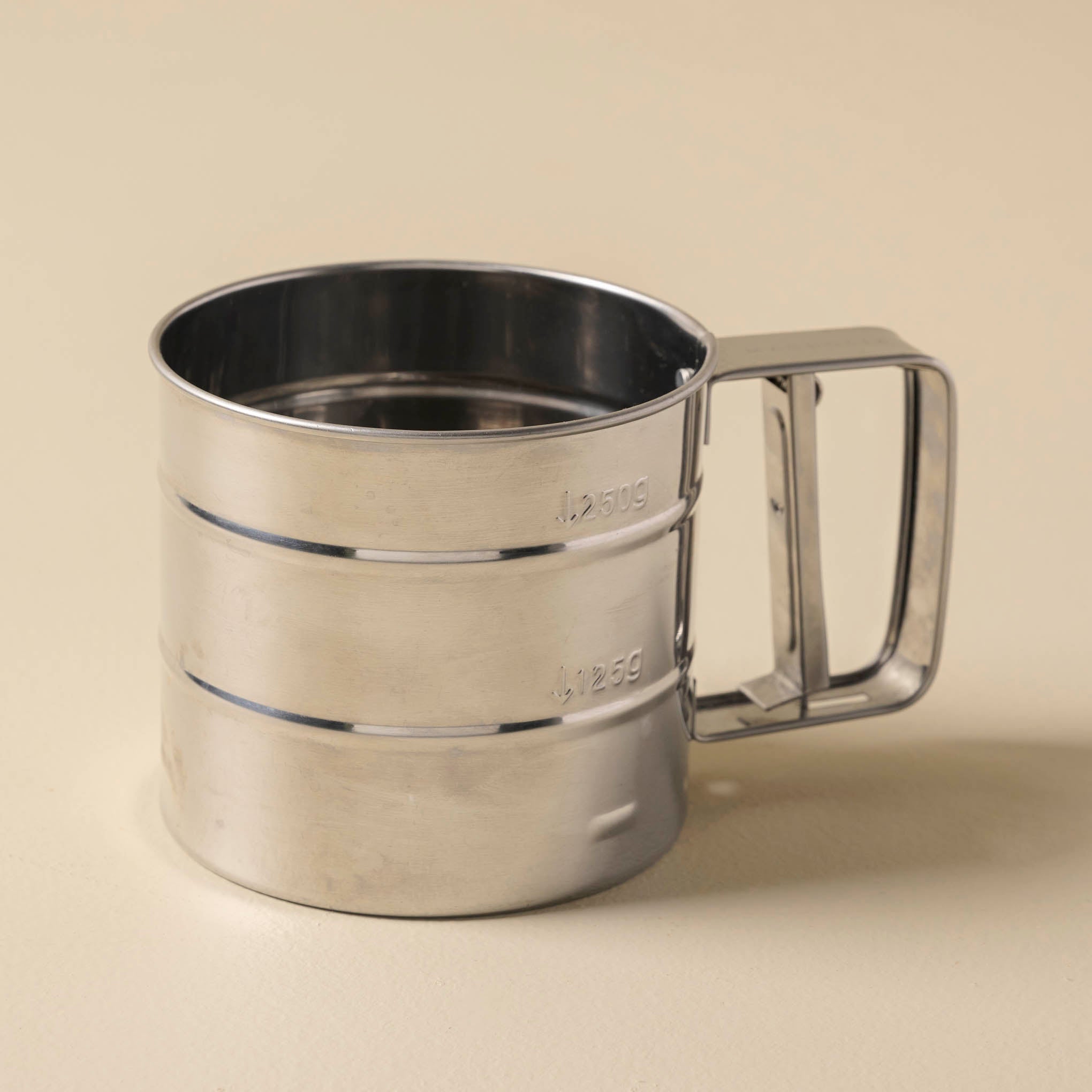 Magnoliass Flour Sifter