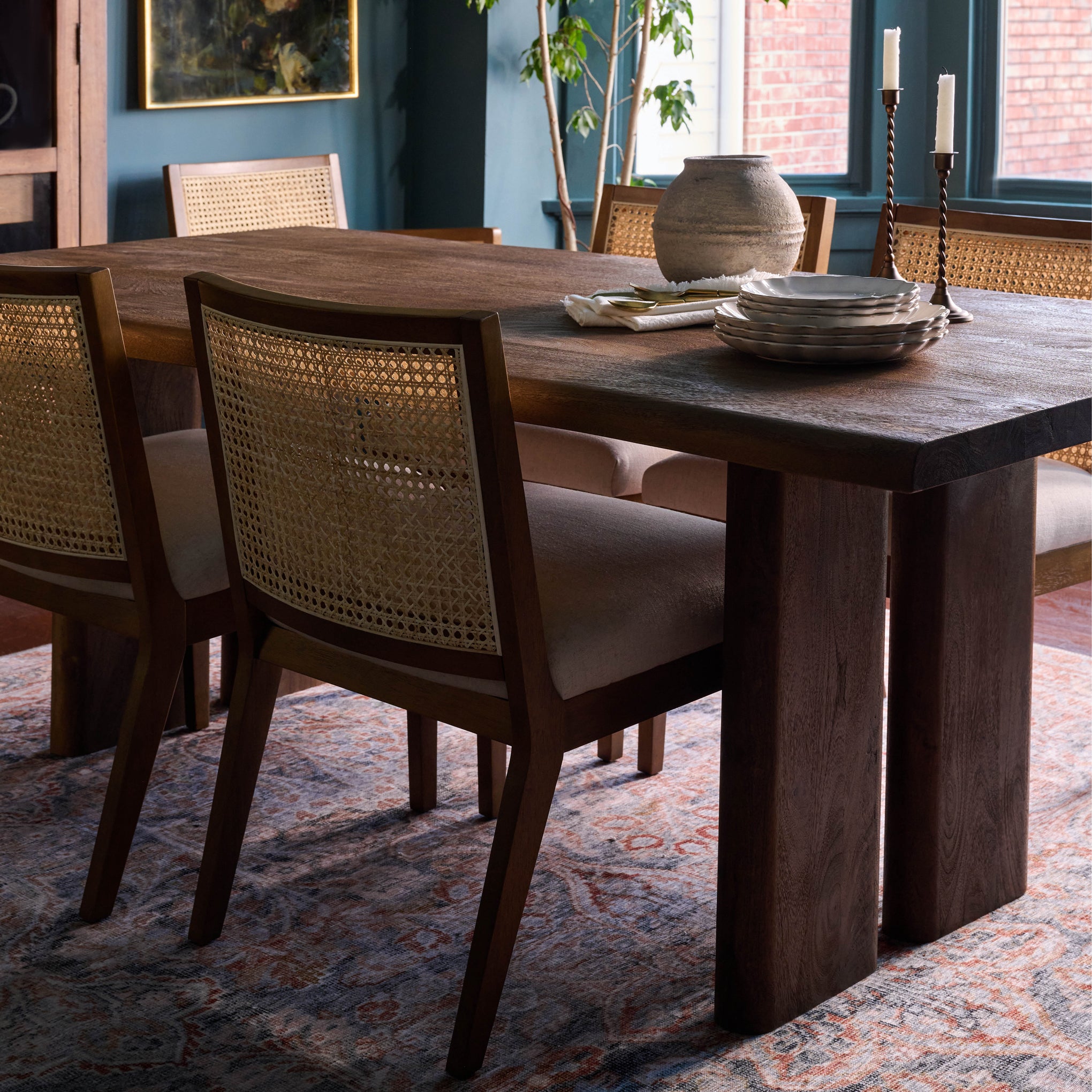 Cliff Dining table in a room