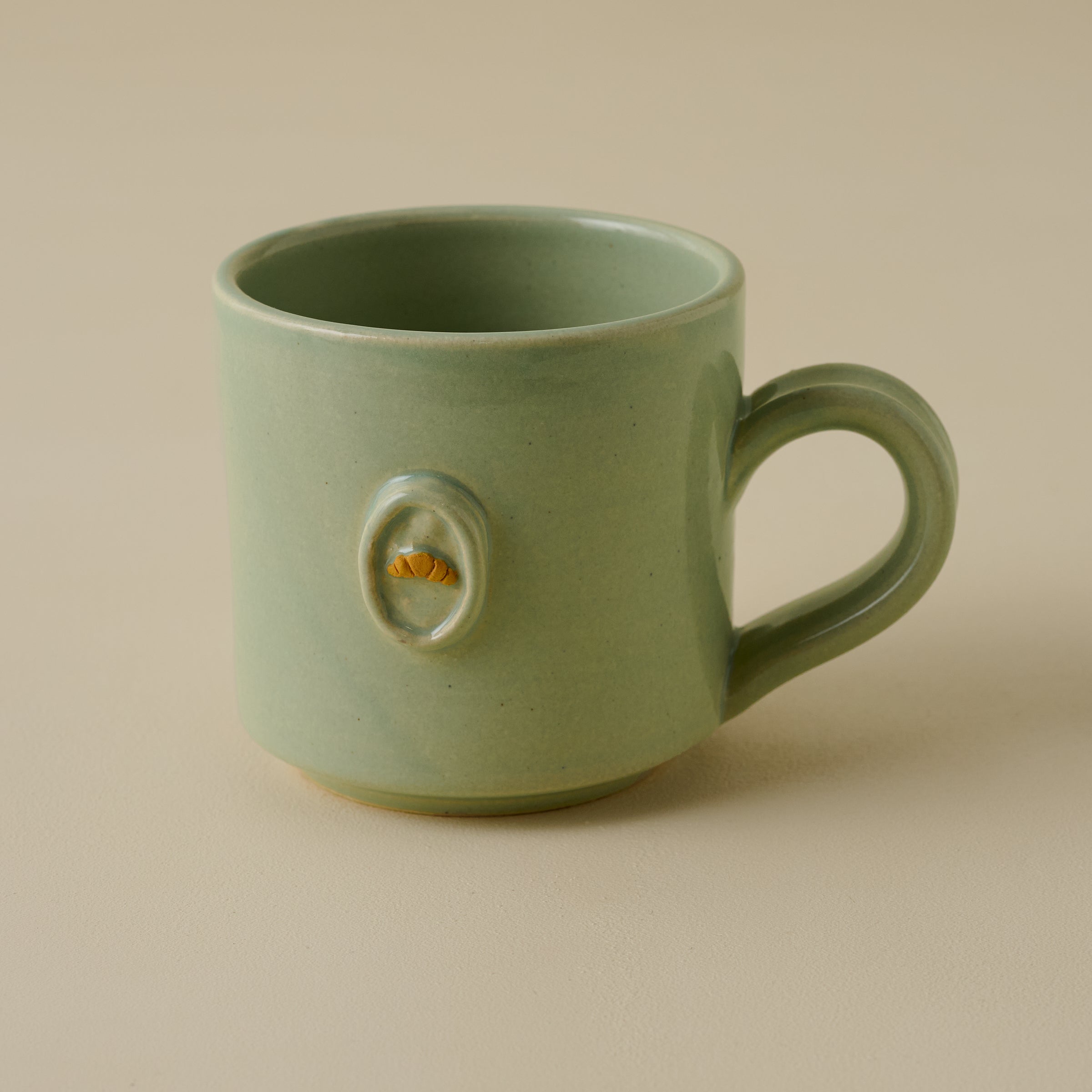 Black Oak Magnoliass Press Croissant Mug