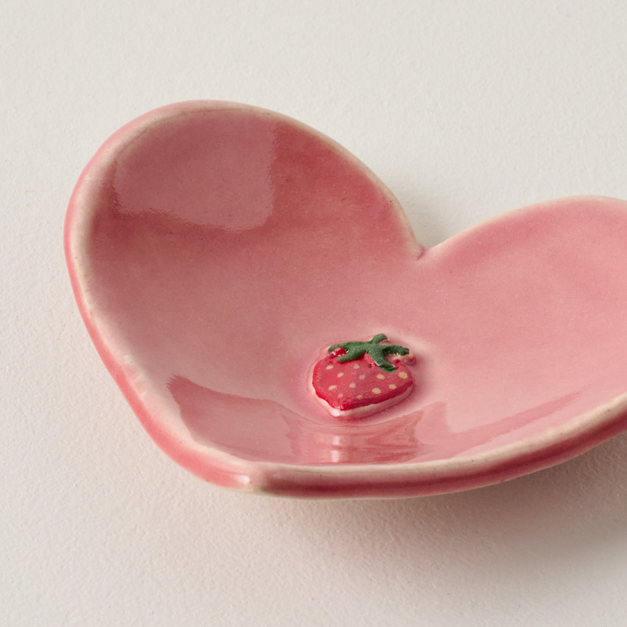 Black Oak Artisan Strawberry Heart Trinket Dish up close