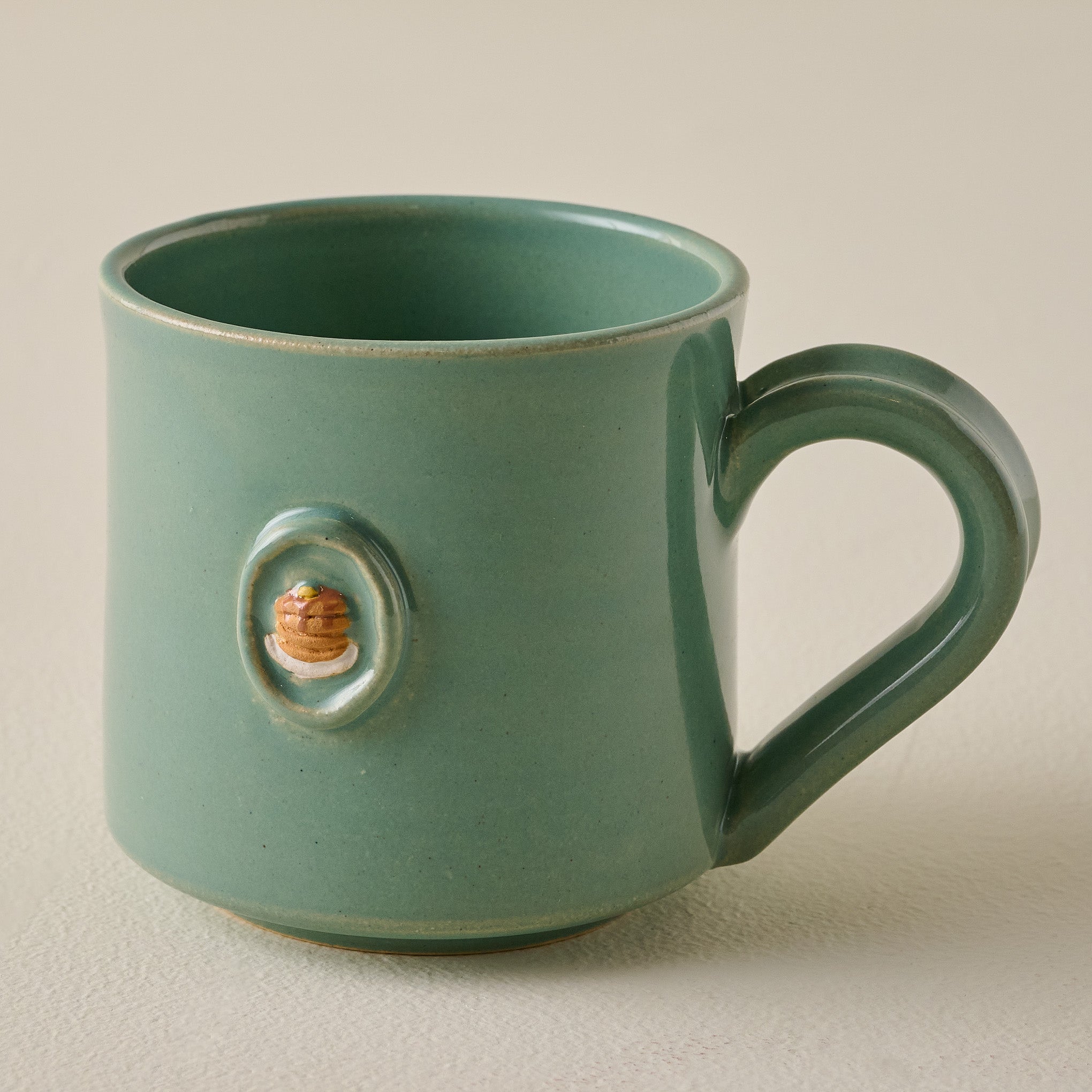 Black Oak Magnoliass Table Pancake Mug