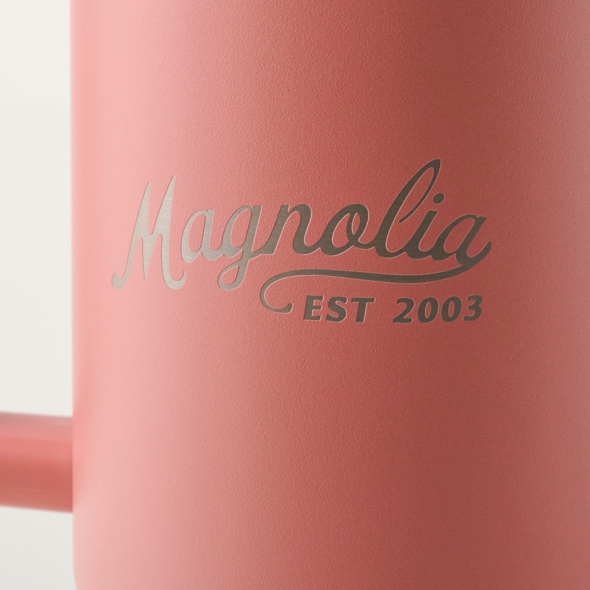 Magnoliass Cora Script Sunset 32oz Traveler close up