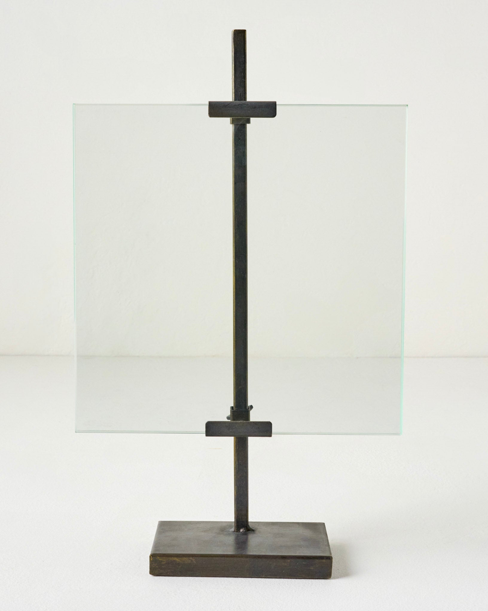 Shaina Adjustable Display Frame/Easel in Bronze