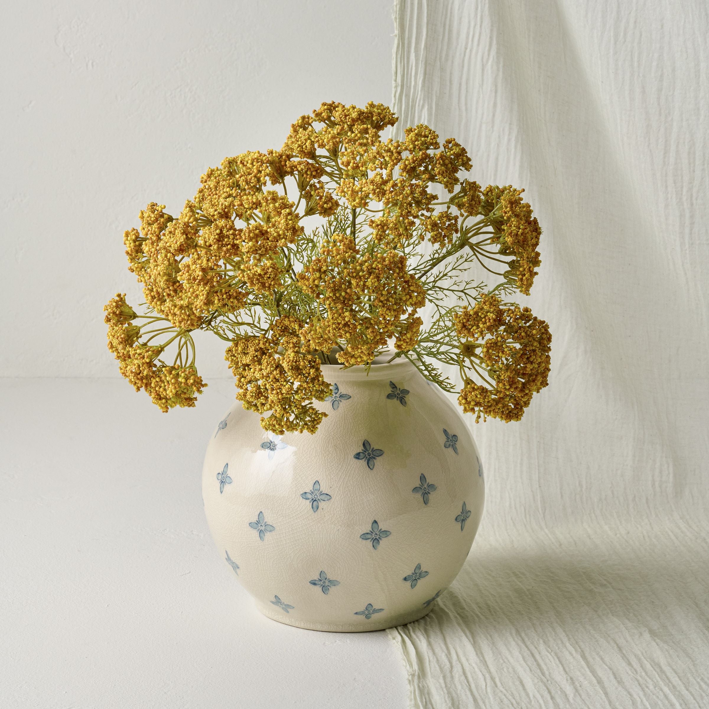Vintage Inspired Vase + Queen Anne Lace Bush Bundle