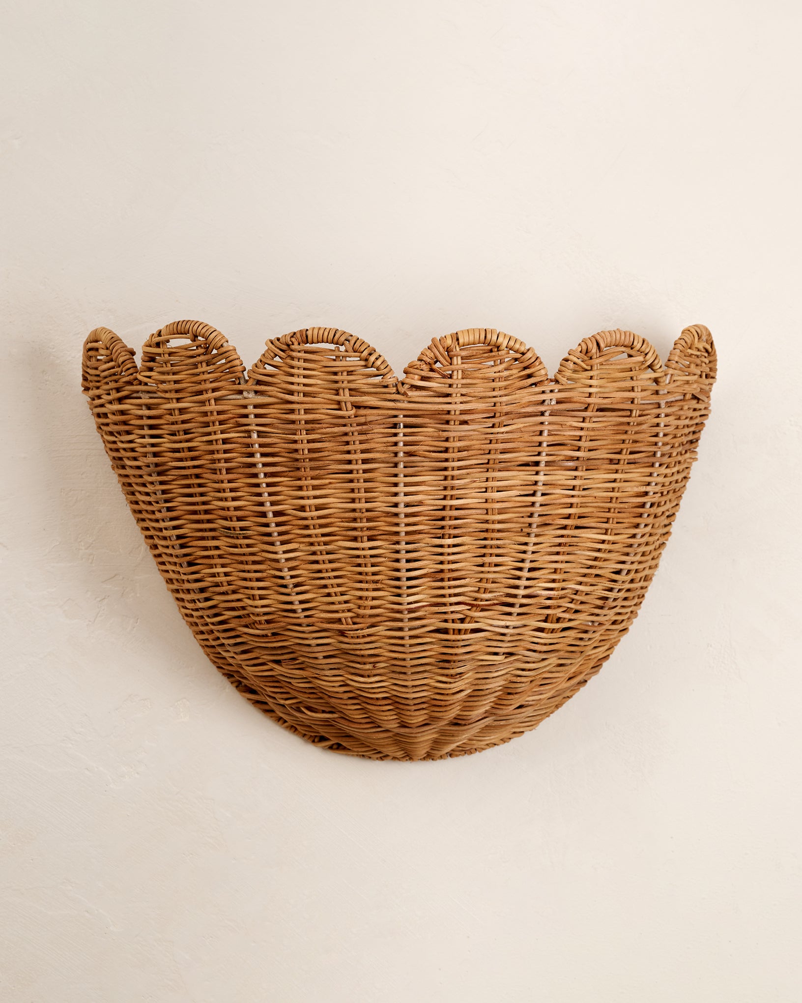 Solene Scalloped Woven Wall Basket