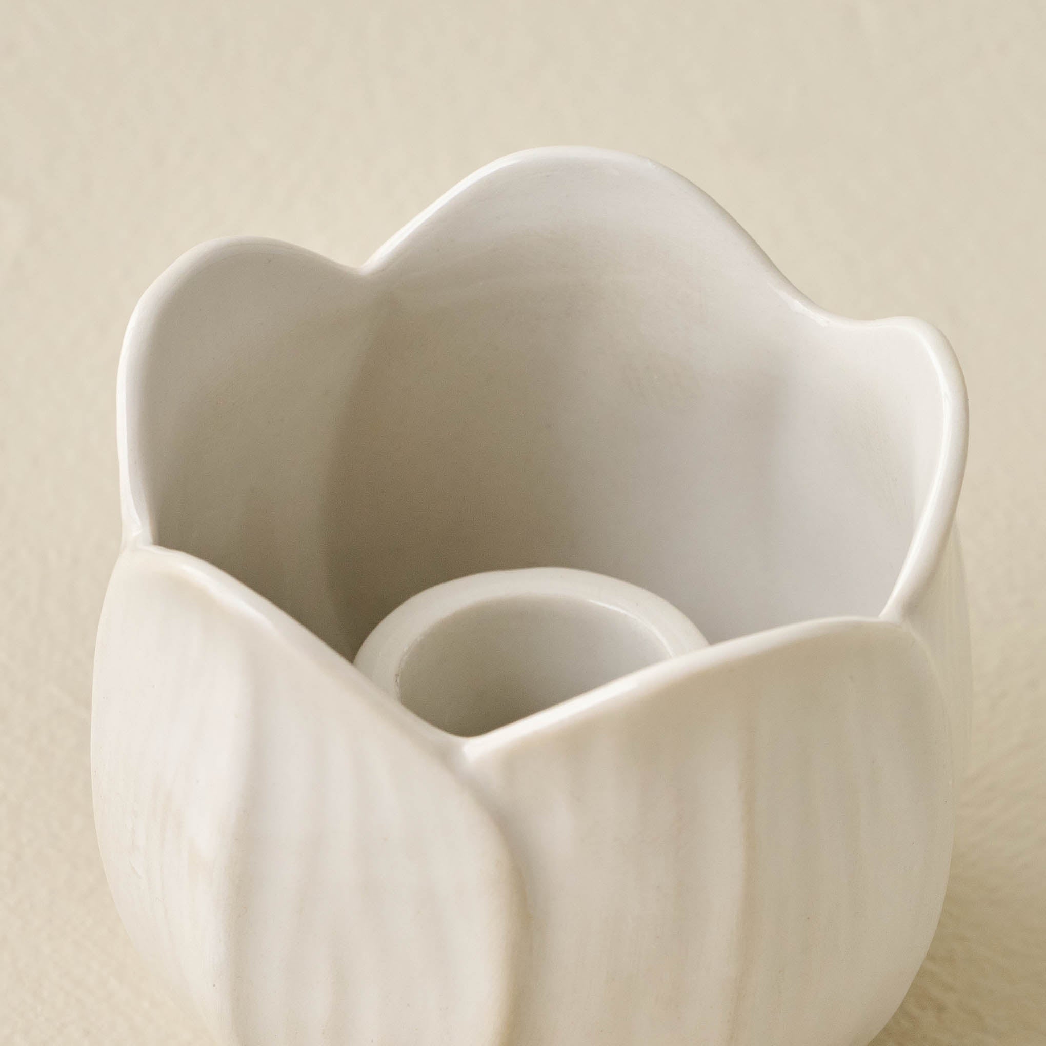 Magnoliass Ceramic Taper Holder close up