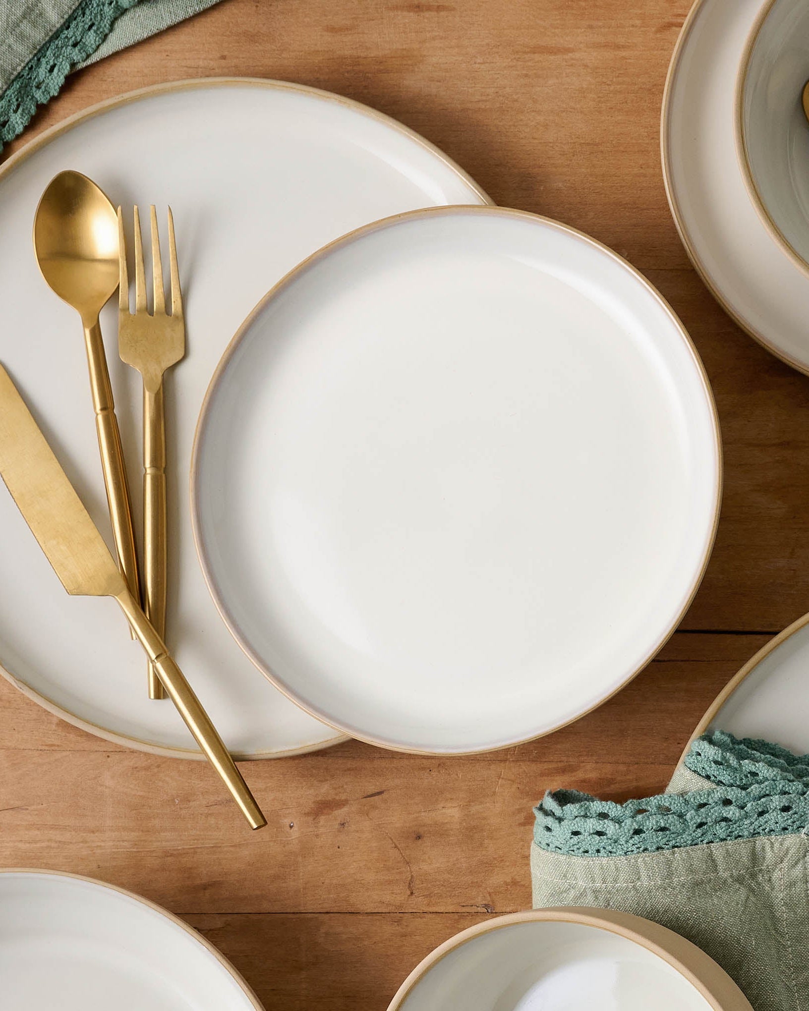 Stone White Lakelynn Plate
