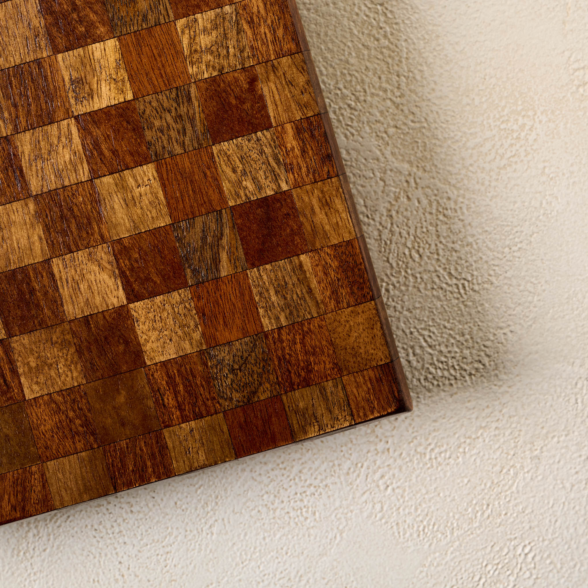 Checkered Wood Riser close up of corner