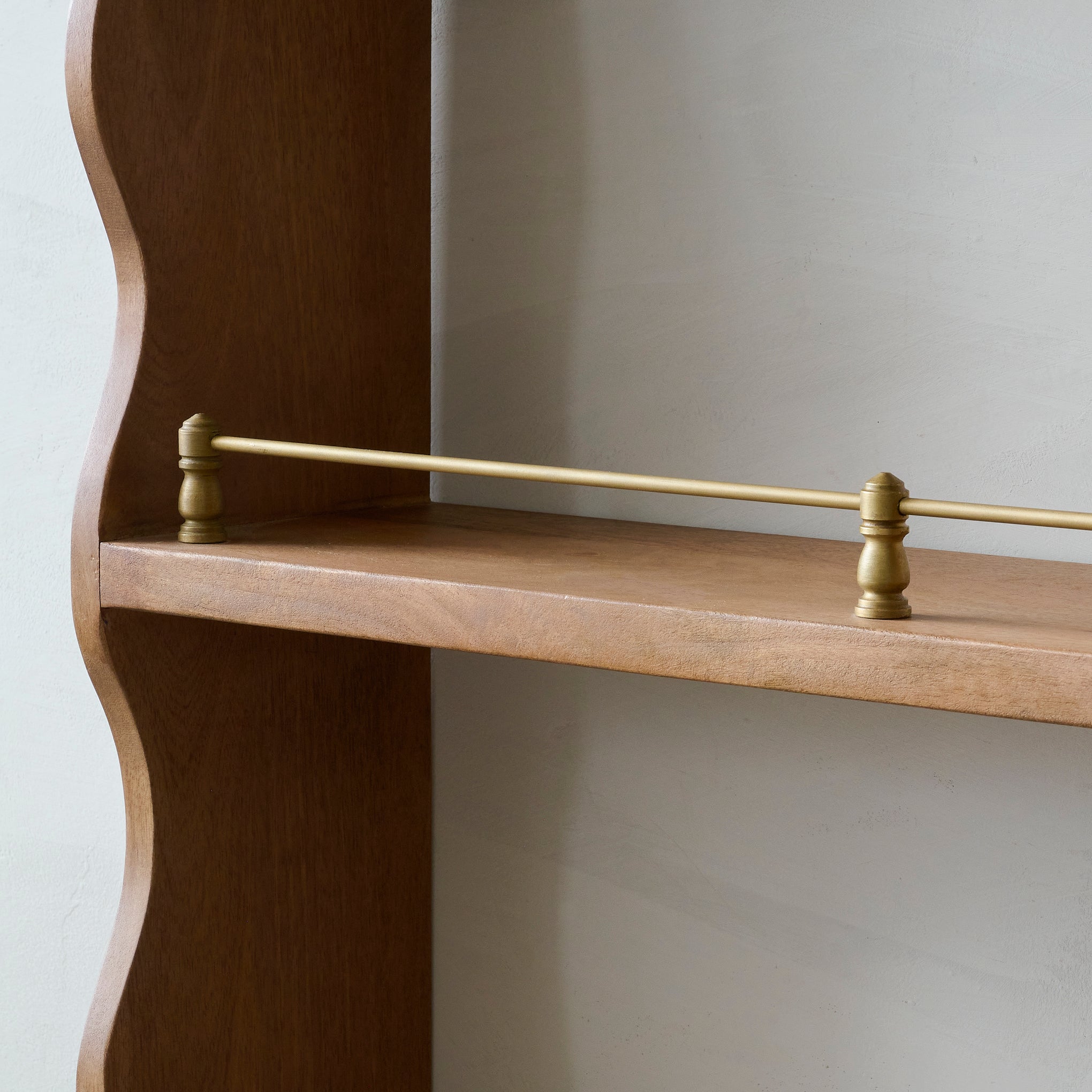 Faye Scallop Shelf with Brass Rails
