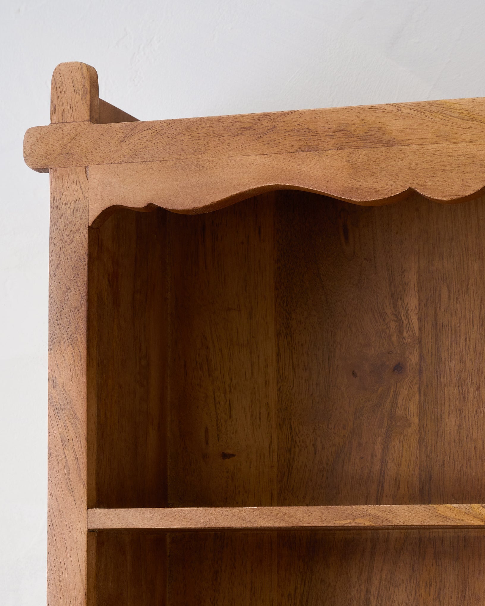 Daphne Wooden Wall Shelf close up