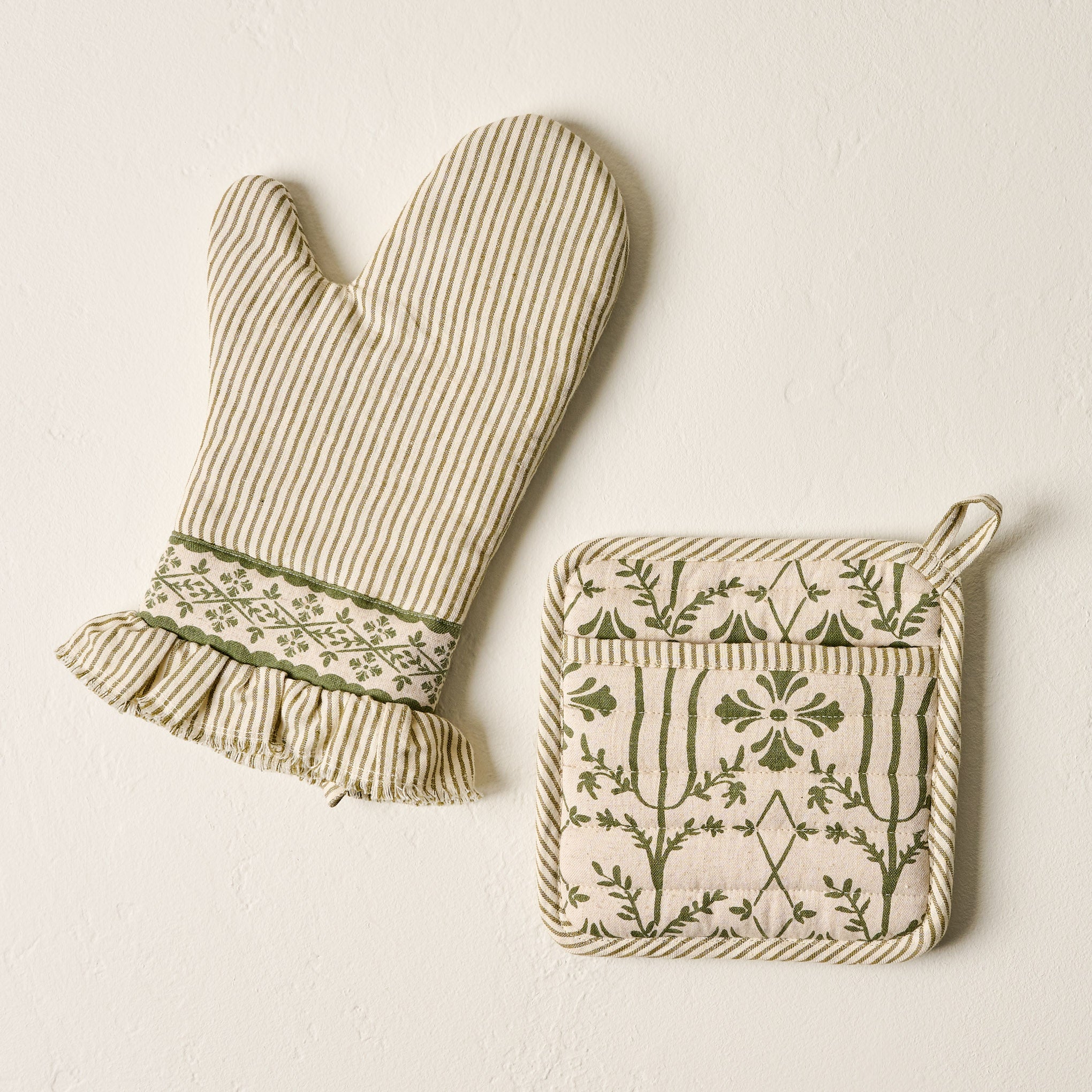 Magnoliass Olive Pin Stripe Oven Mitt + Pot Holder Set
