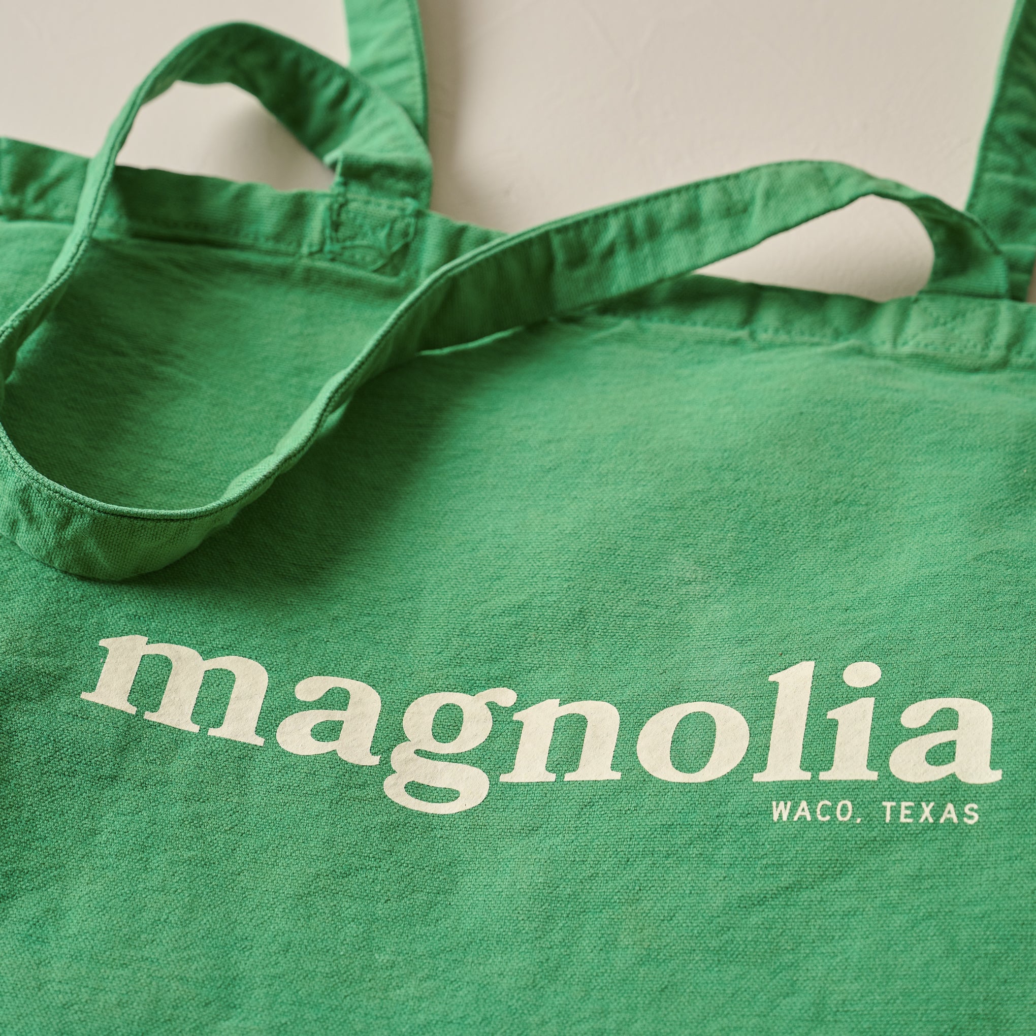 Magnoliass Kelly Green Retro Tote close up