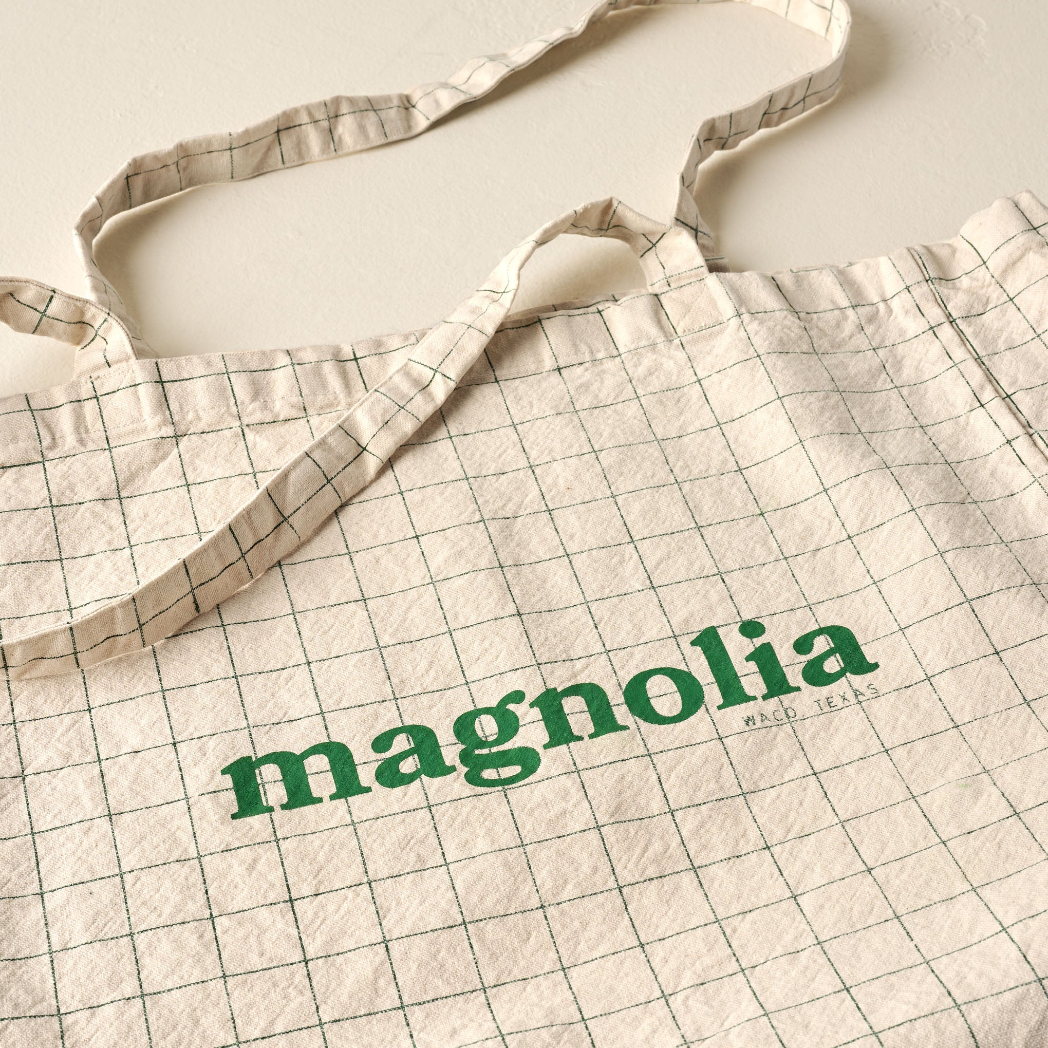 Magnoliass Green Grid Retro Tote close up