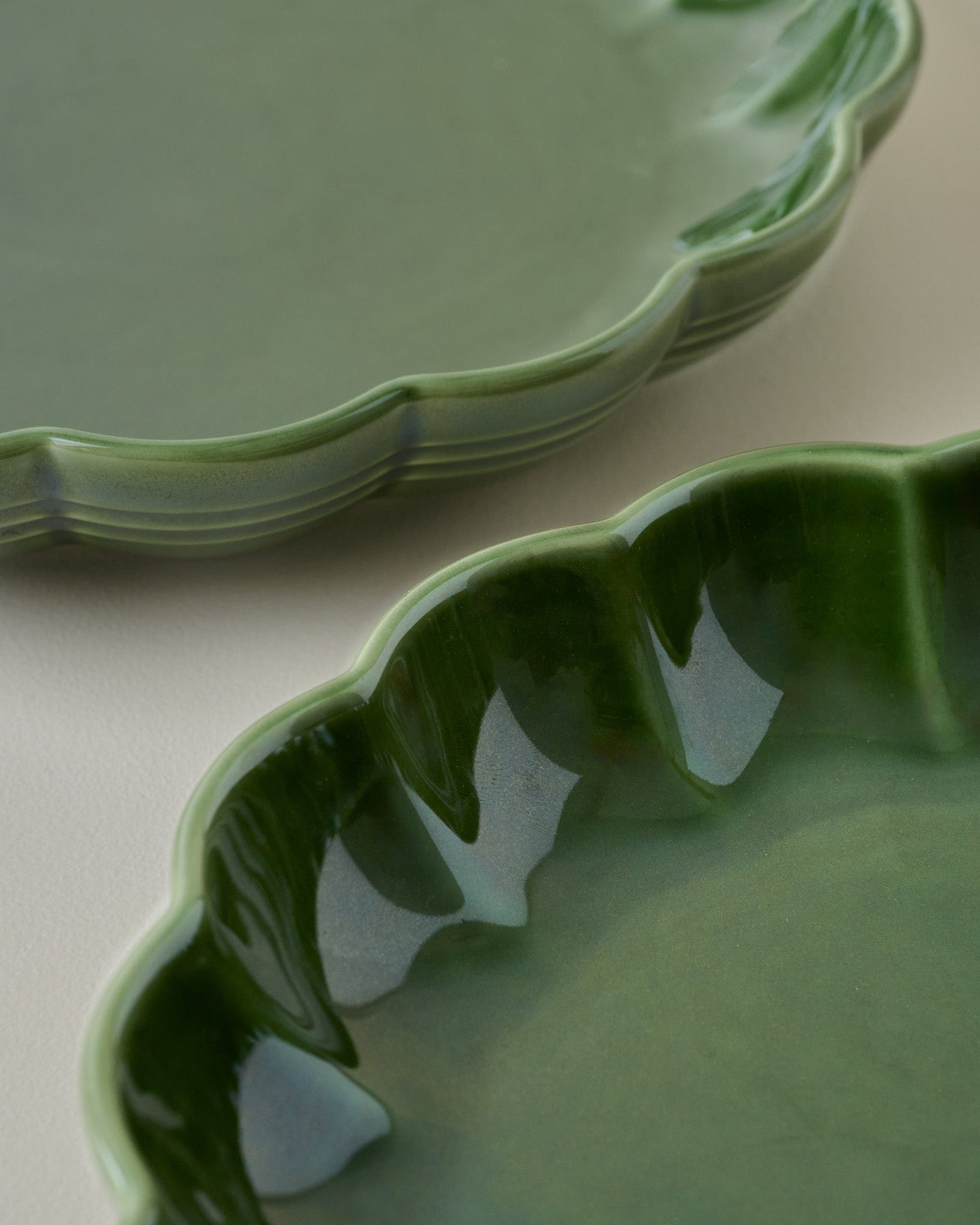 The Cottage Collection Forest Green Scalloped Baking Dish Set up close