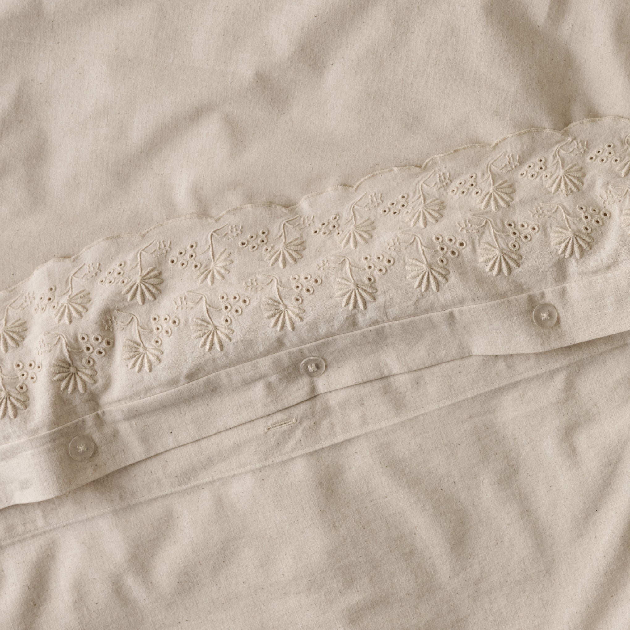 Natural Clara Eyelet Flange Quilt + Sham Set (Queen)