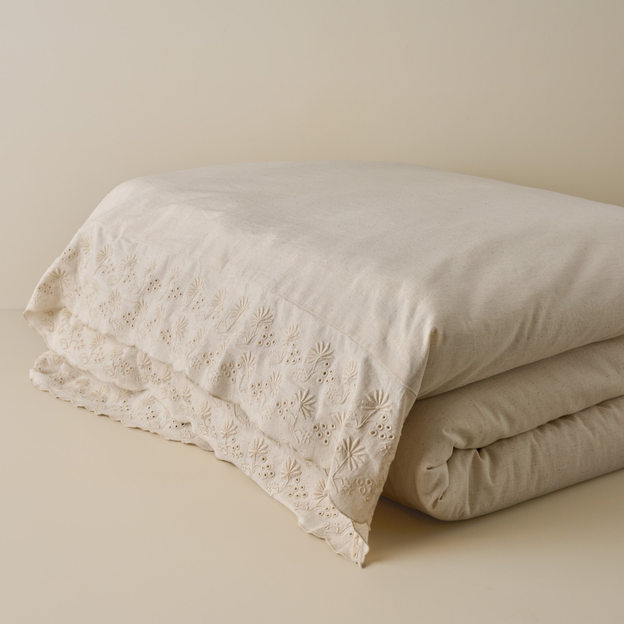 Natural Clara Eyelet Flange Quilt + Sham Set (Queen)