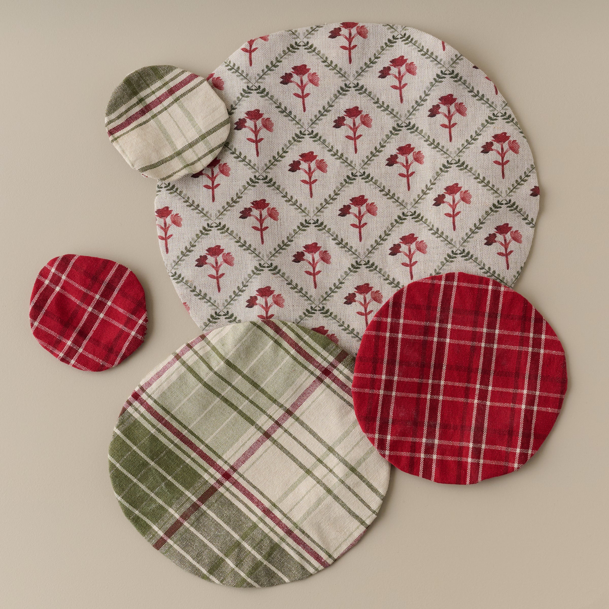Magnoliass Festive Bread Bowl Cover Set