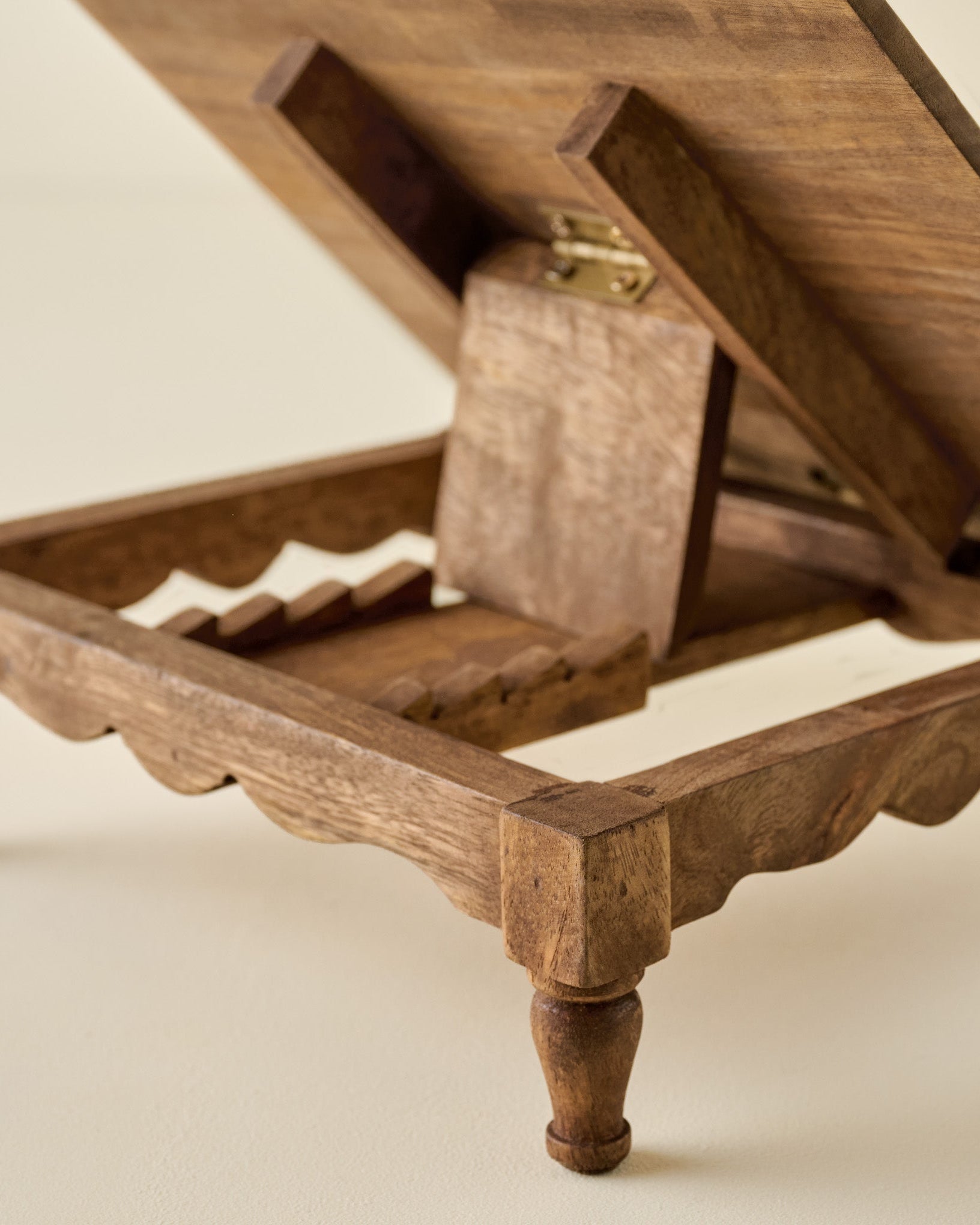 Vintage-Inspired Cookbook Holder + Riser close up back view of riser grooves