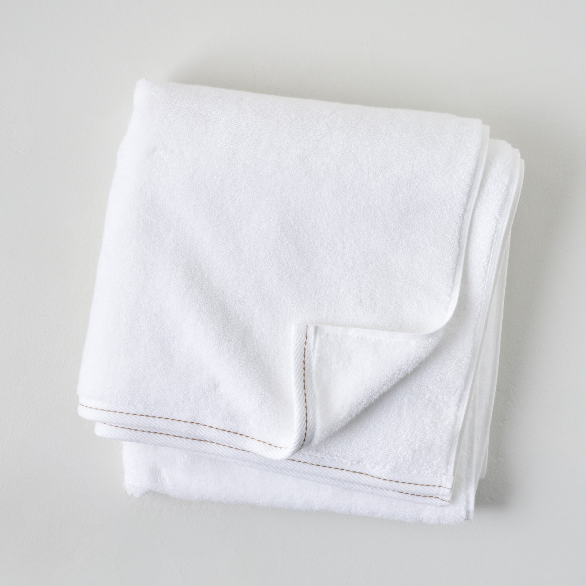 Magnoliass White Plush Stitched Edge Towel - Bath Towel