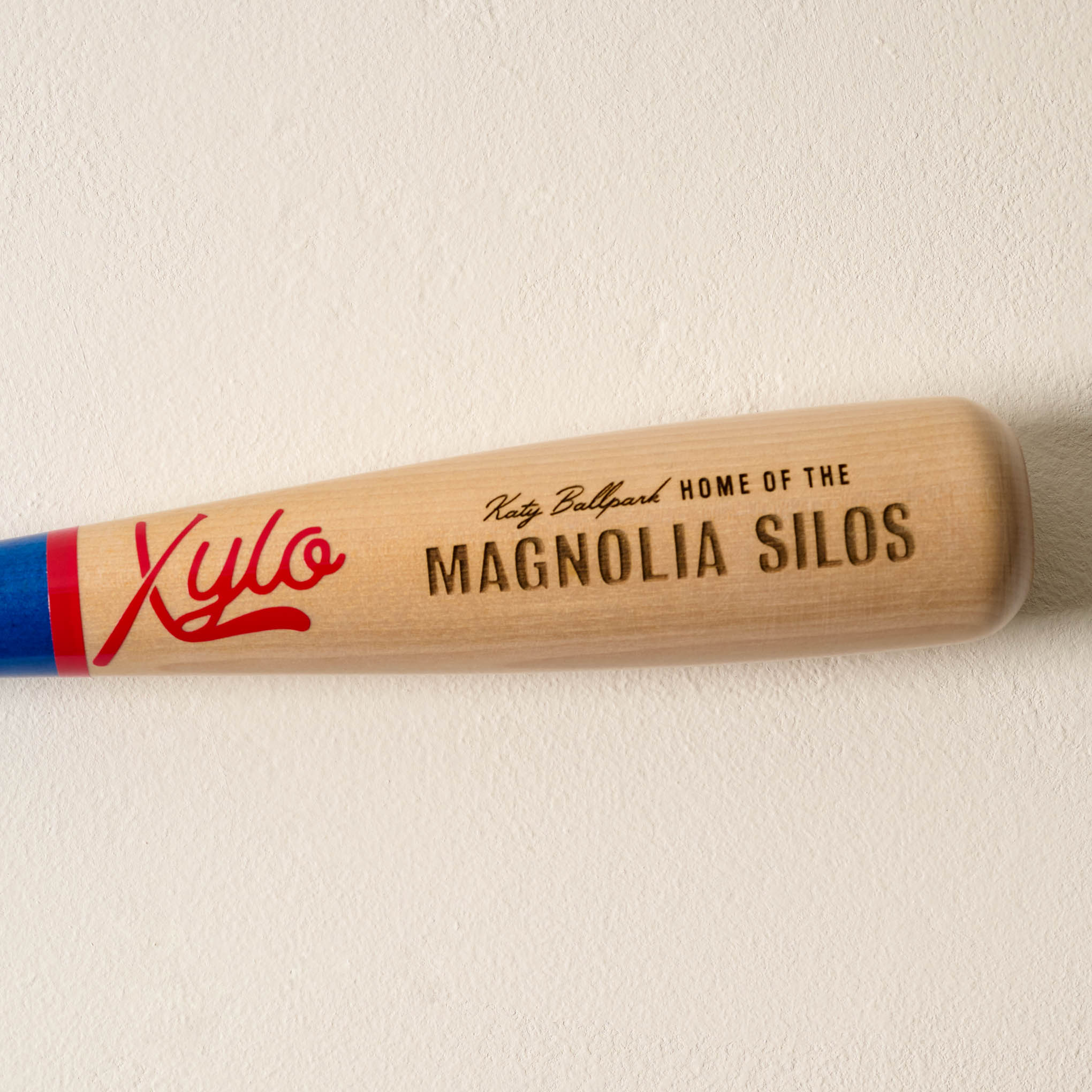 Magnoliass Silos Mini Xylo Bat close up