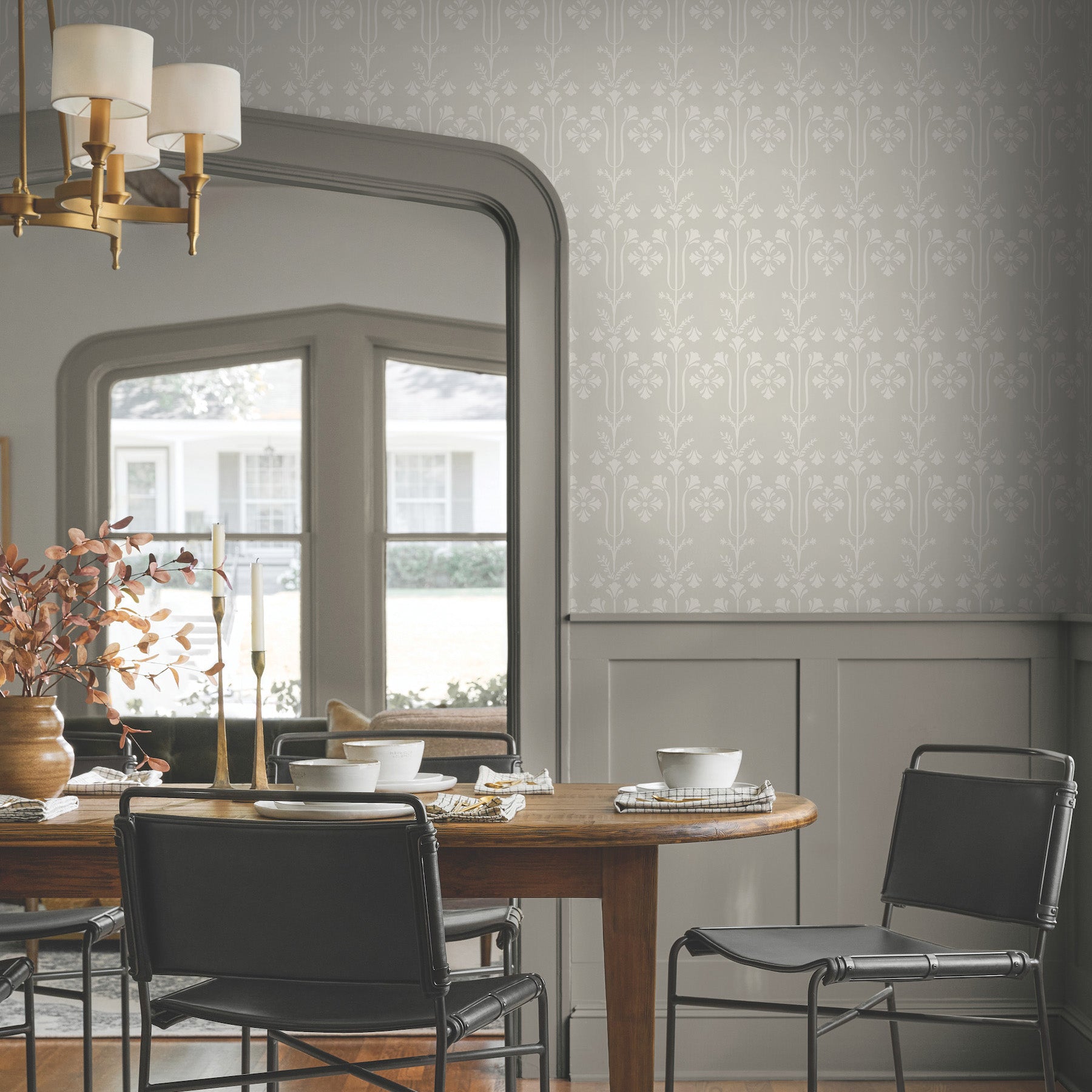 Lydia Wallpaper in ivory shown in room