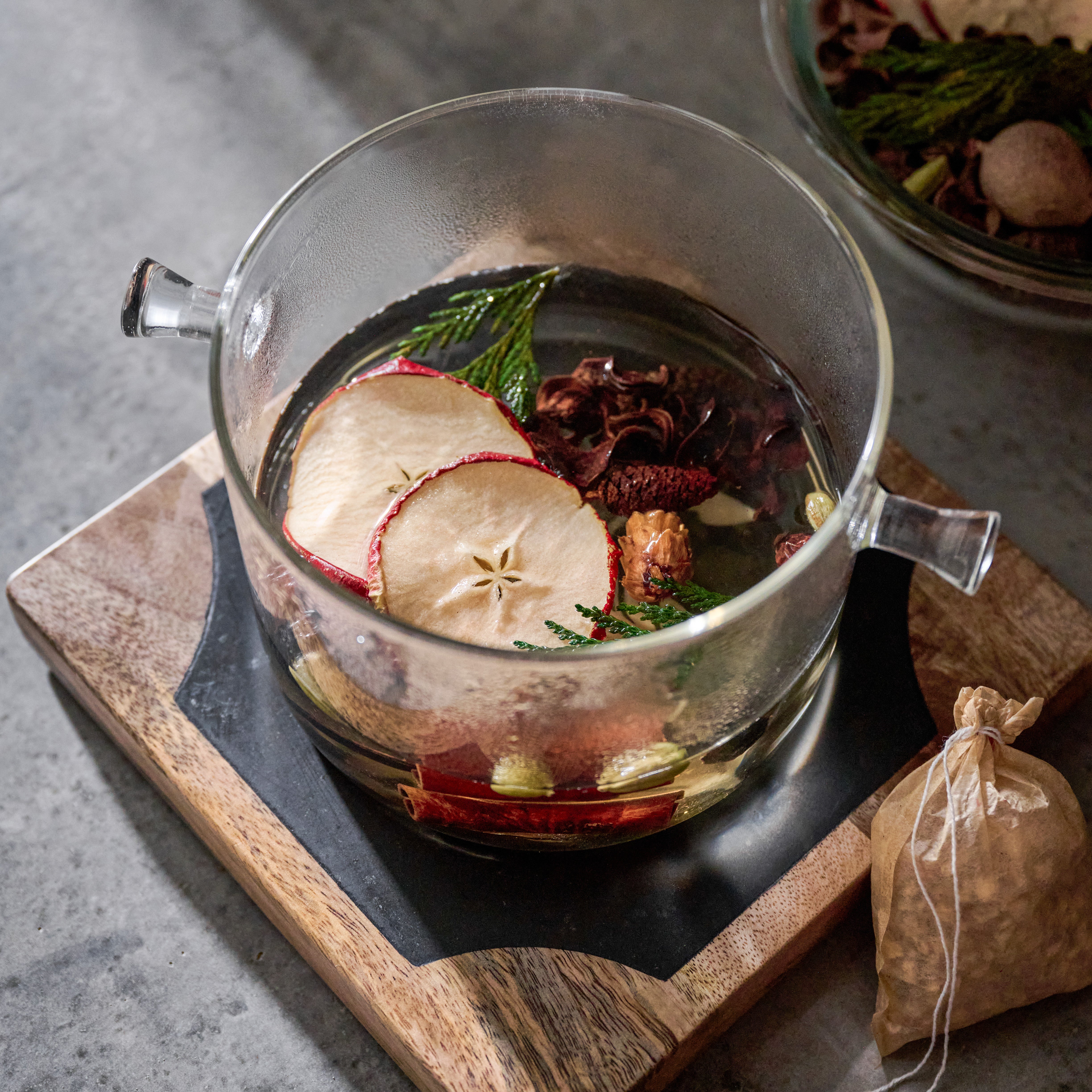 Magnoliass Spiced Orchard Stovetop Simmer