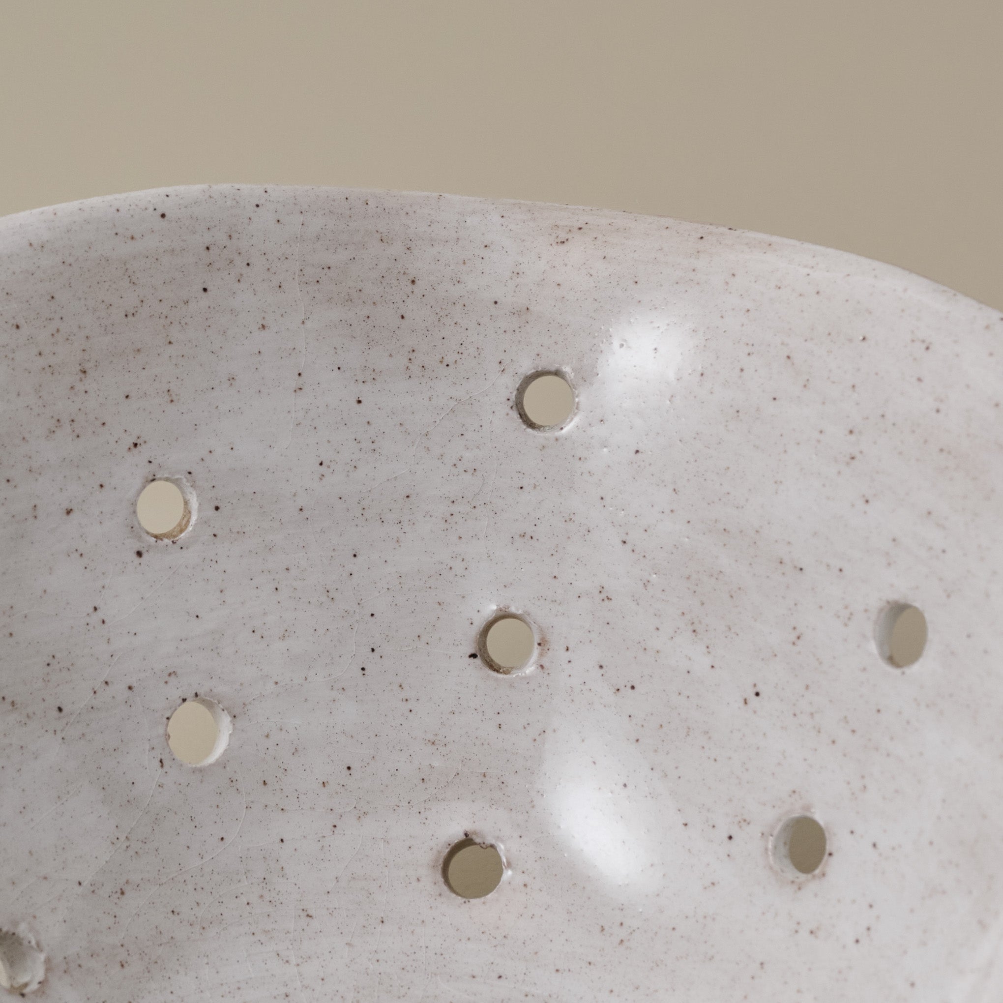 Ceramic Berry Bowl White close up