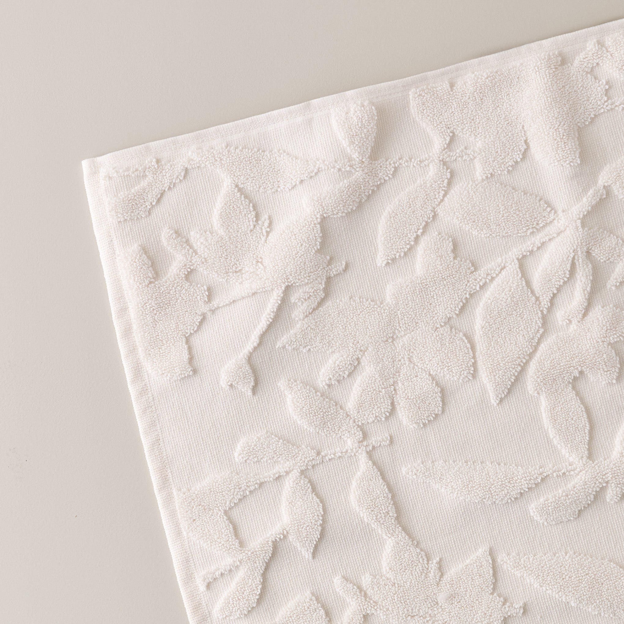 Snow White Floral Jacquard Towel corner up close
