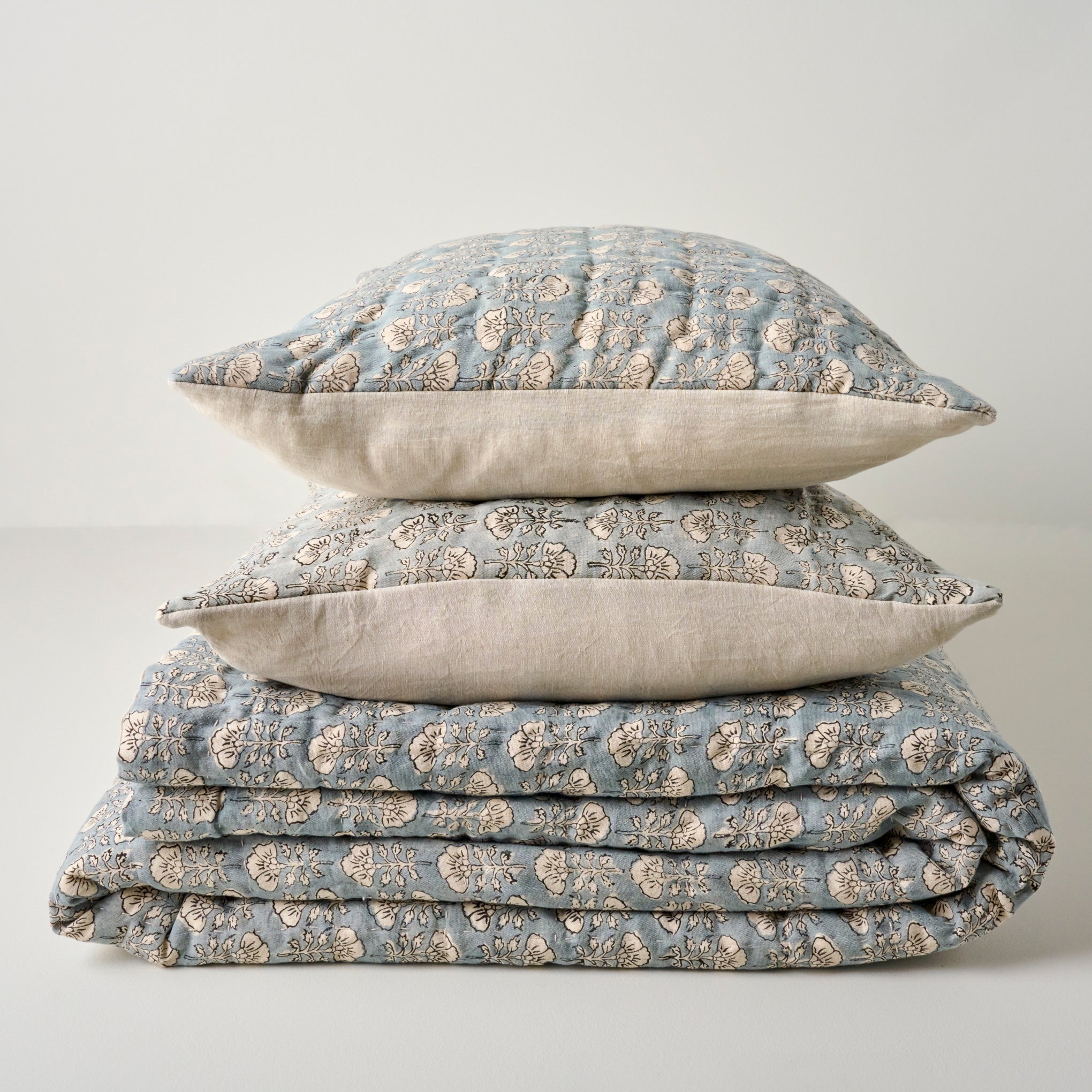 Silver Blue Flora Block Print Quilt + Sham Set (Queen)