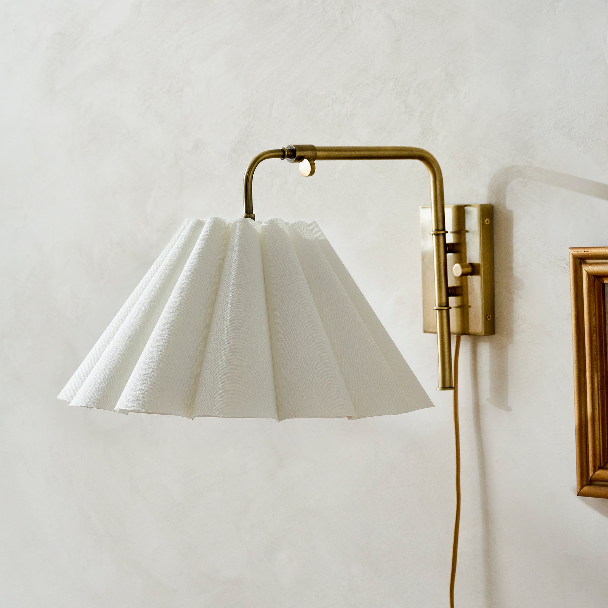 Odette Linen Scallop Swivel Plug-In Sconce
