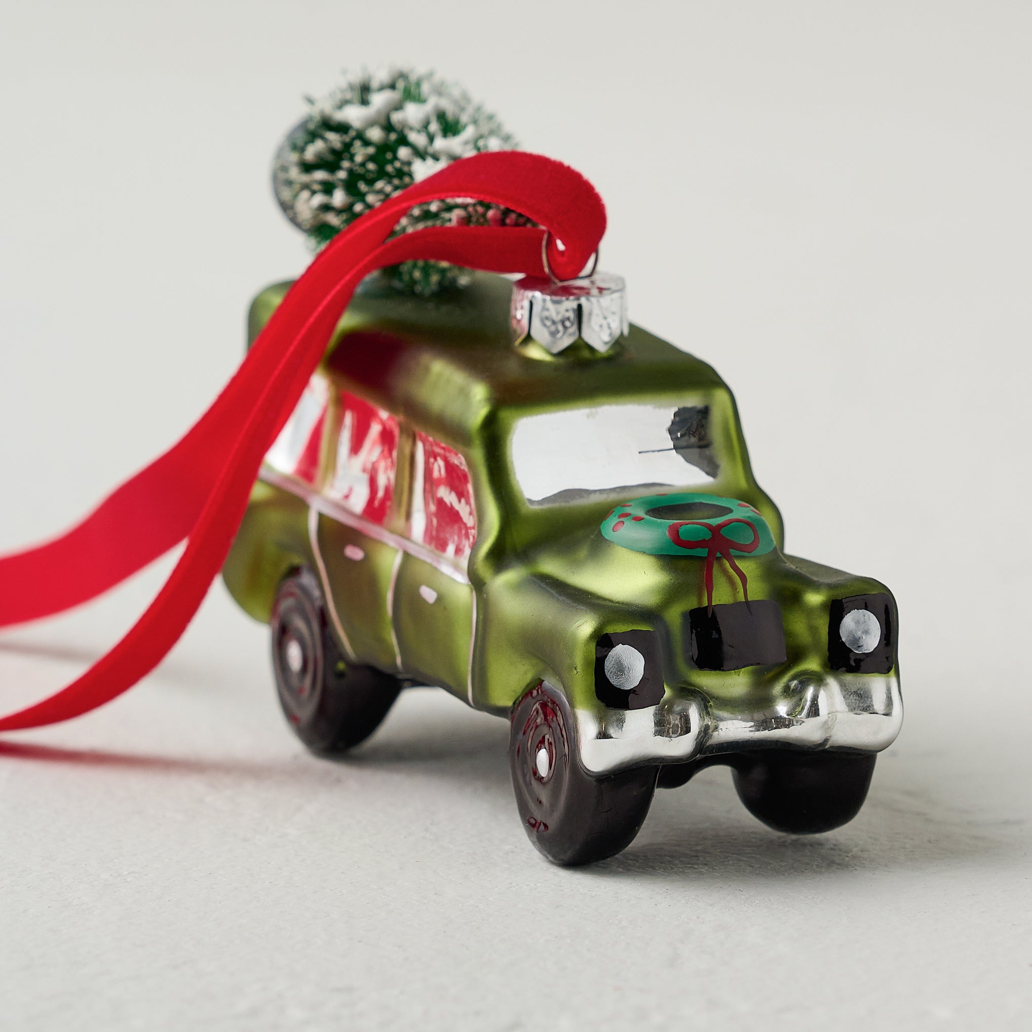 Magnoliass Truck Ornament