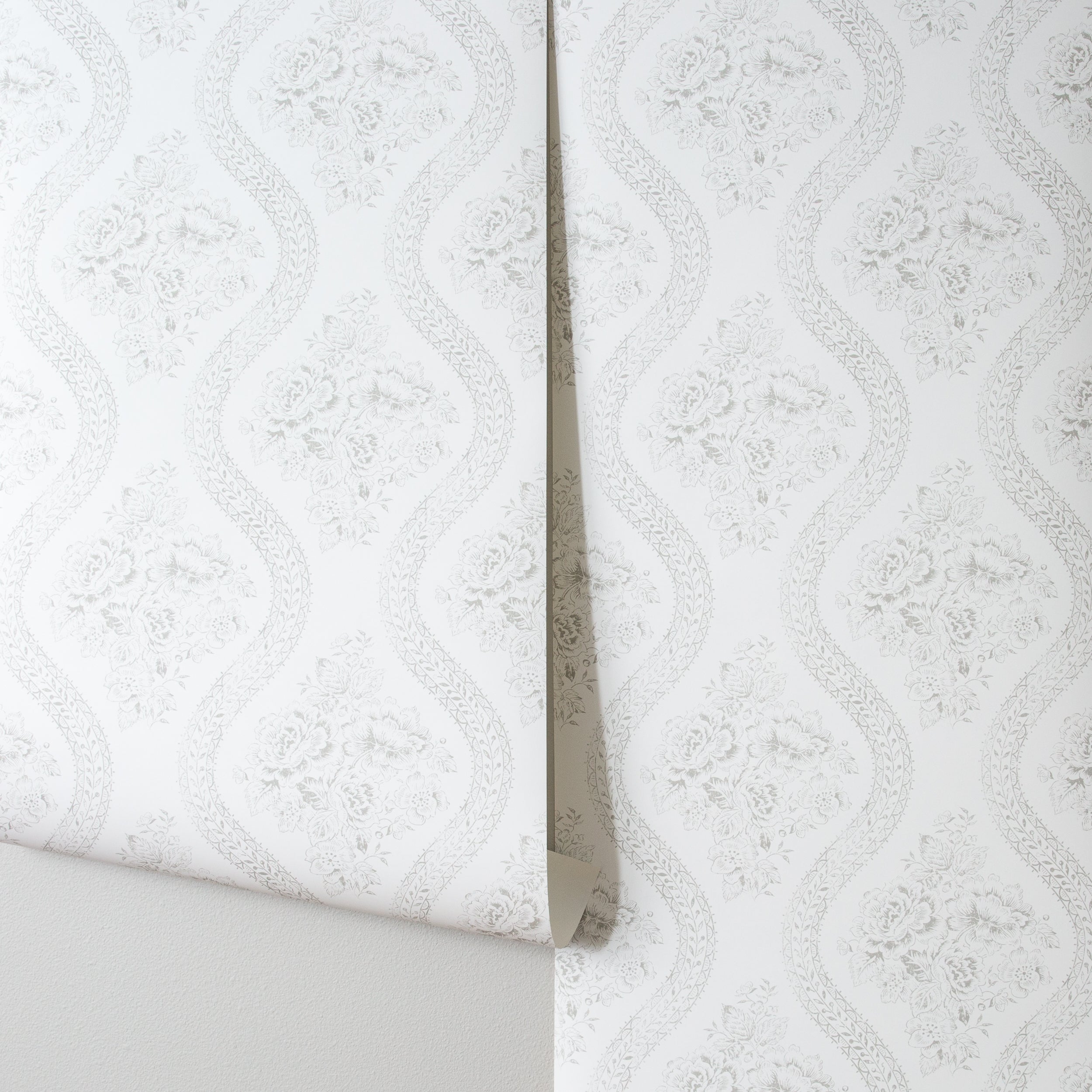 Coverlet Floral Wallpaper