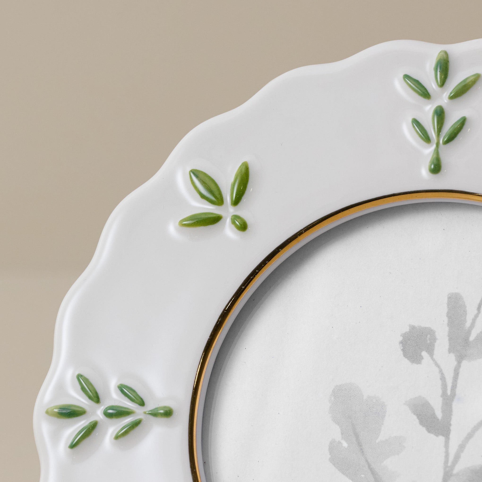 Fern Round Ceramic Juliet Photo Frame up close