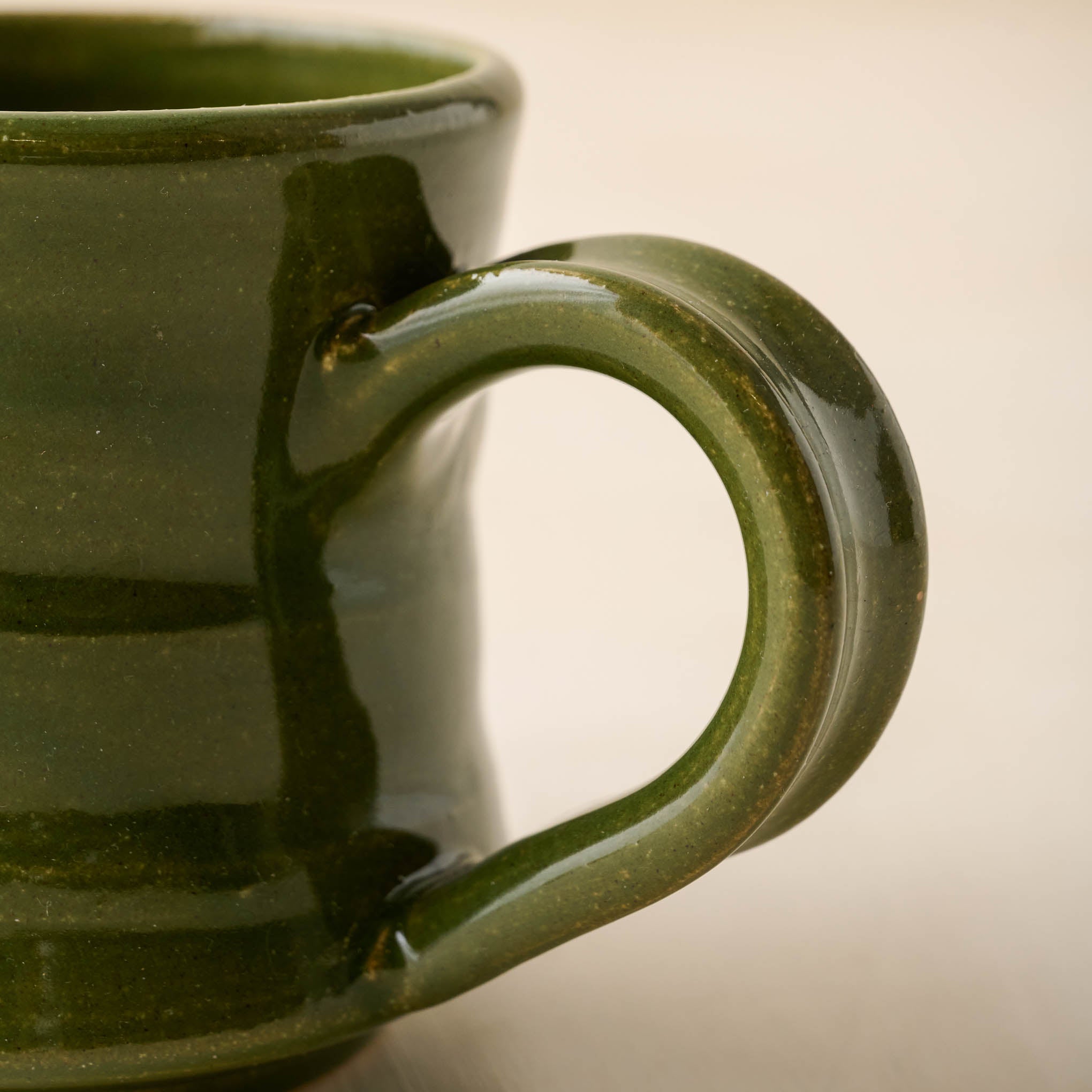 Magnoliass Established Mug - Green close up of mug handle