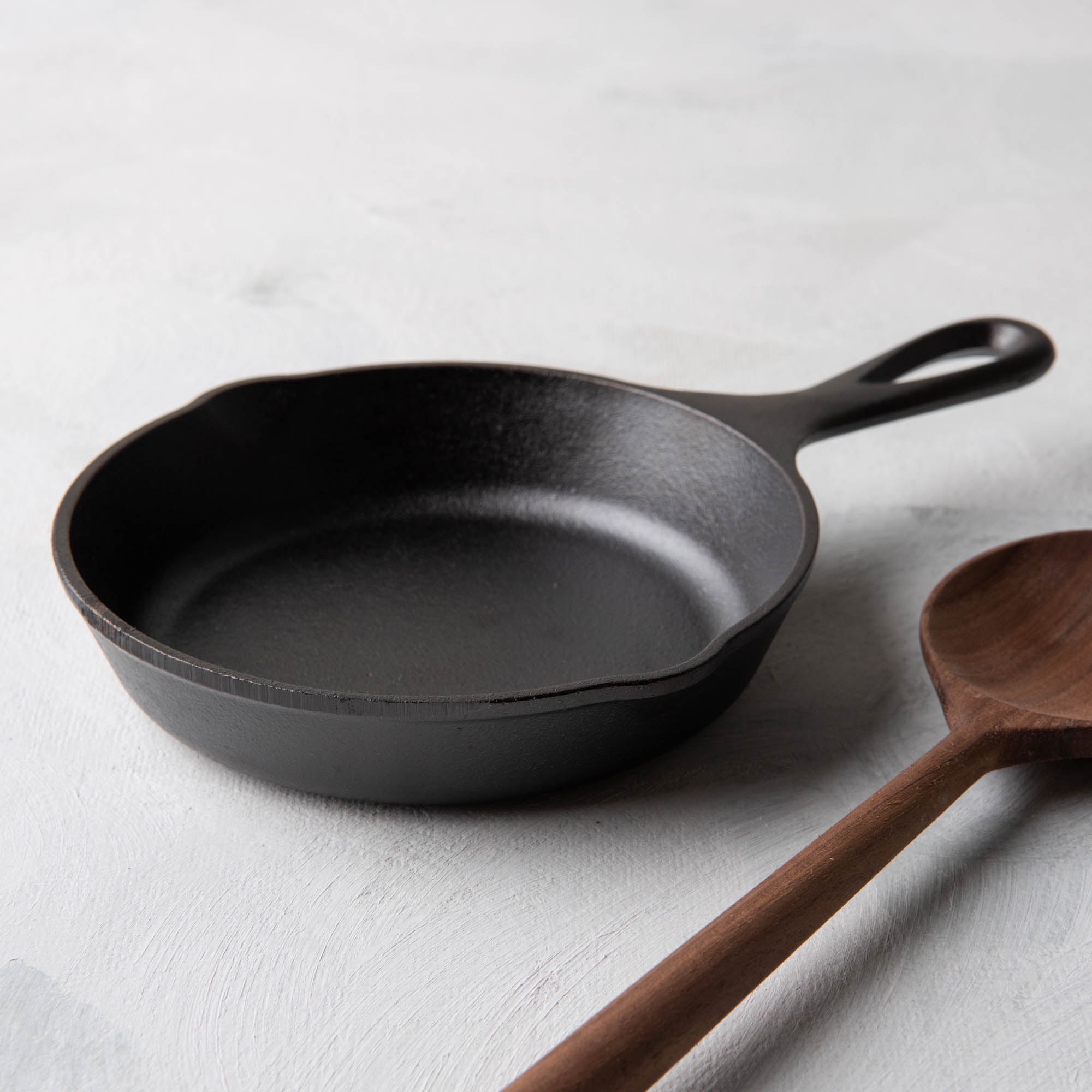 lodge Magnoliass branded 6.5 inch cast iron skillet