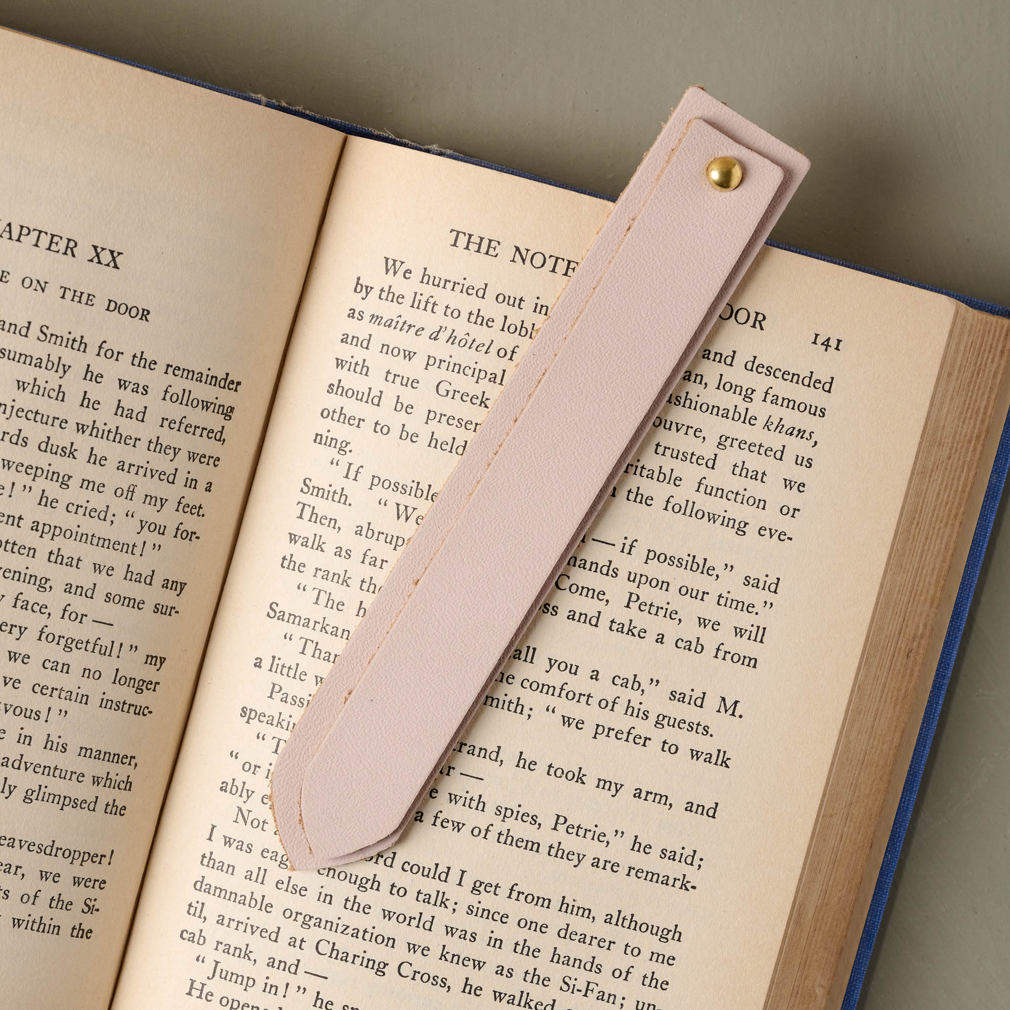 Magnoliass Leather Bookmark