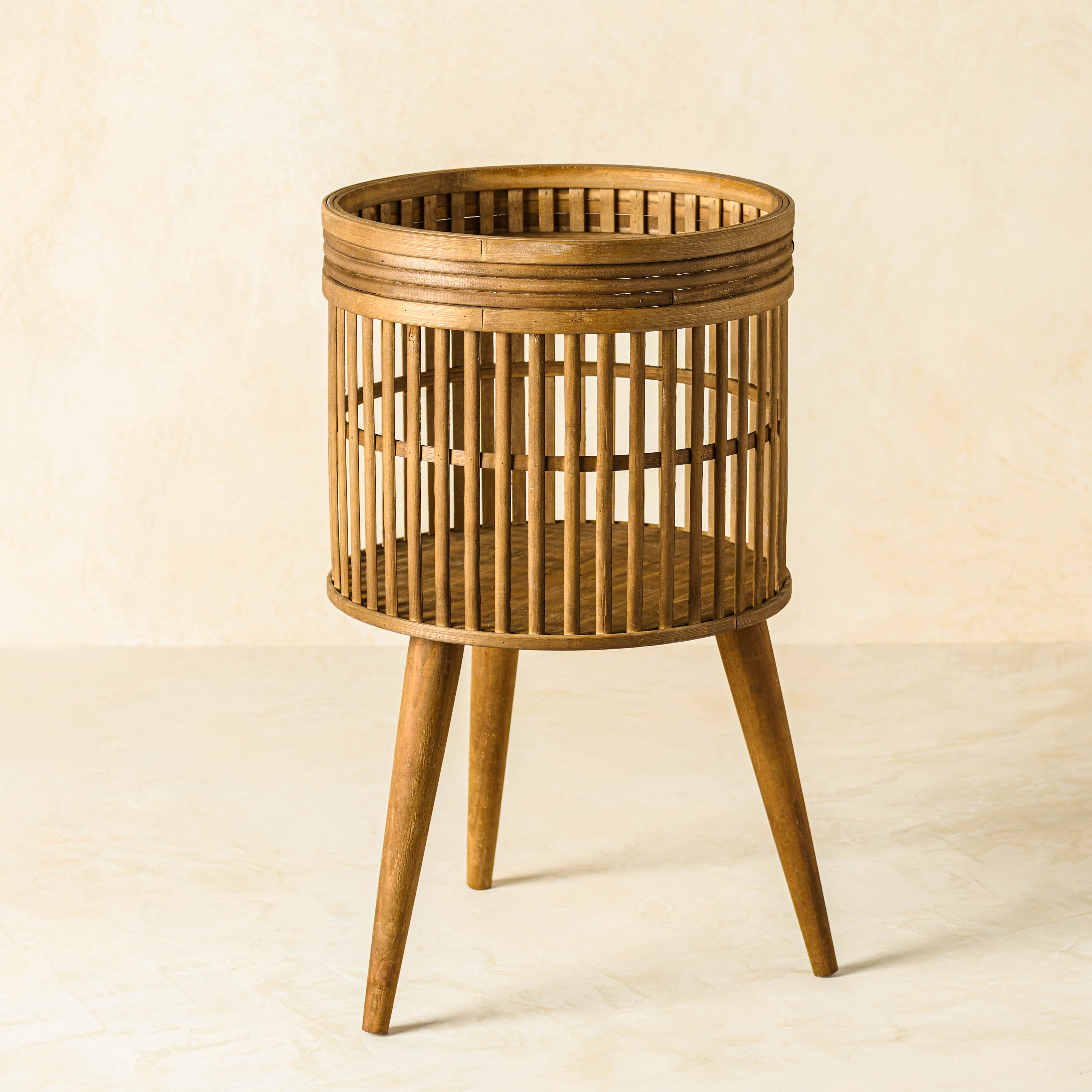Magnoliass aged wood plant stand