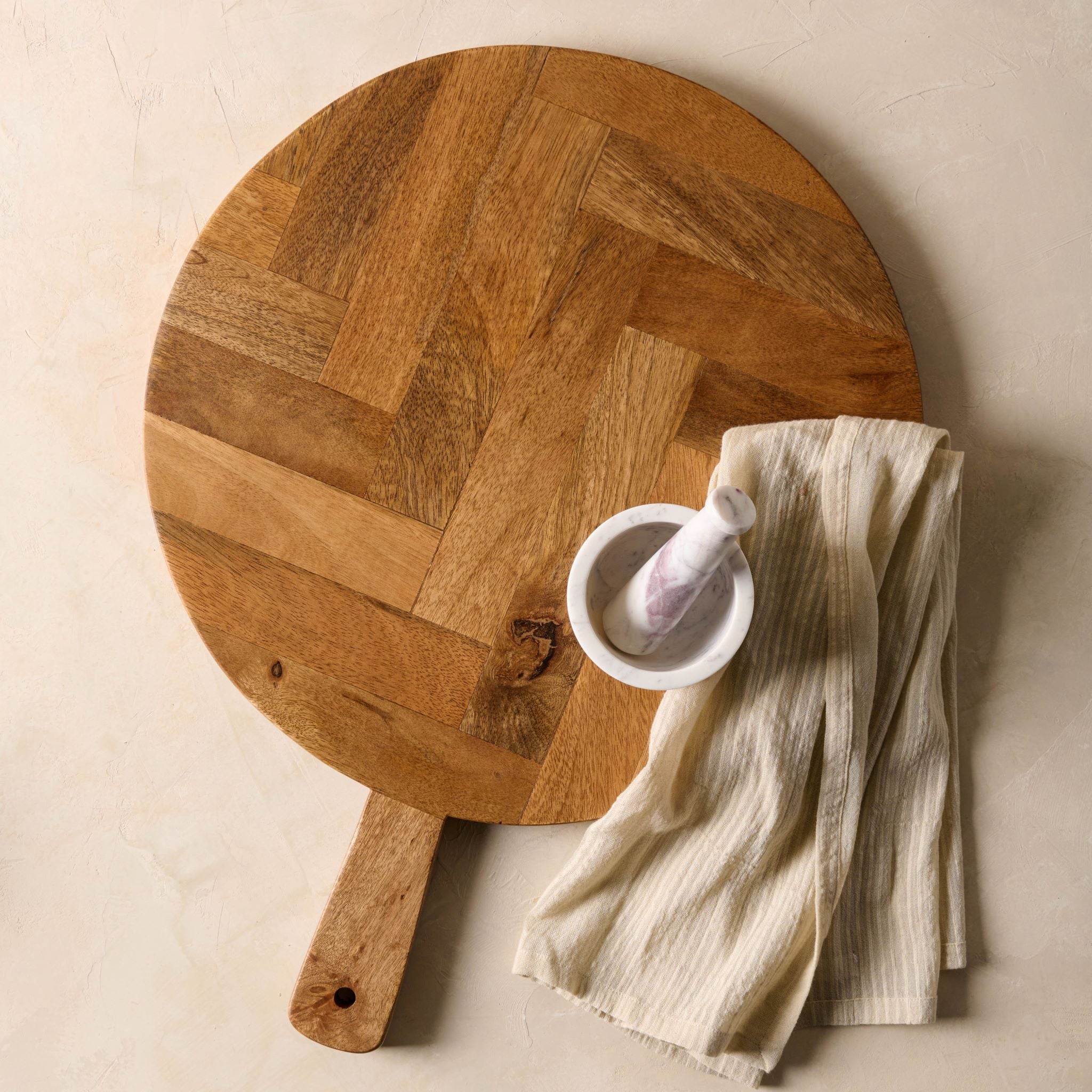 Magnoliass herringbone serving board