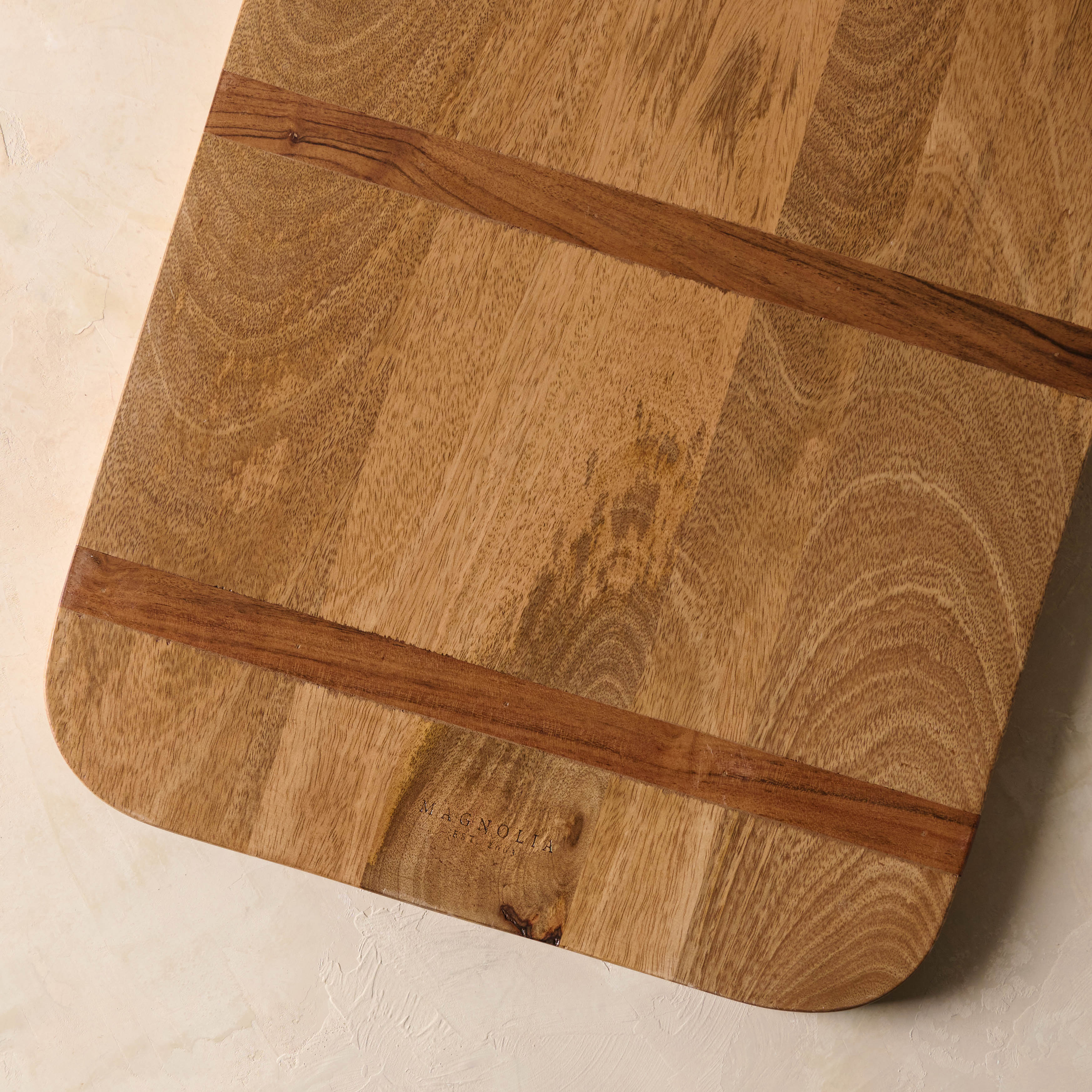 Magnoliass herringbone serving board