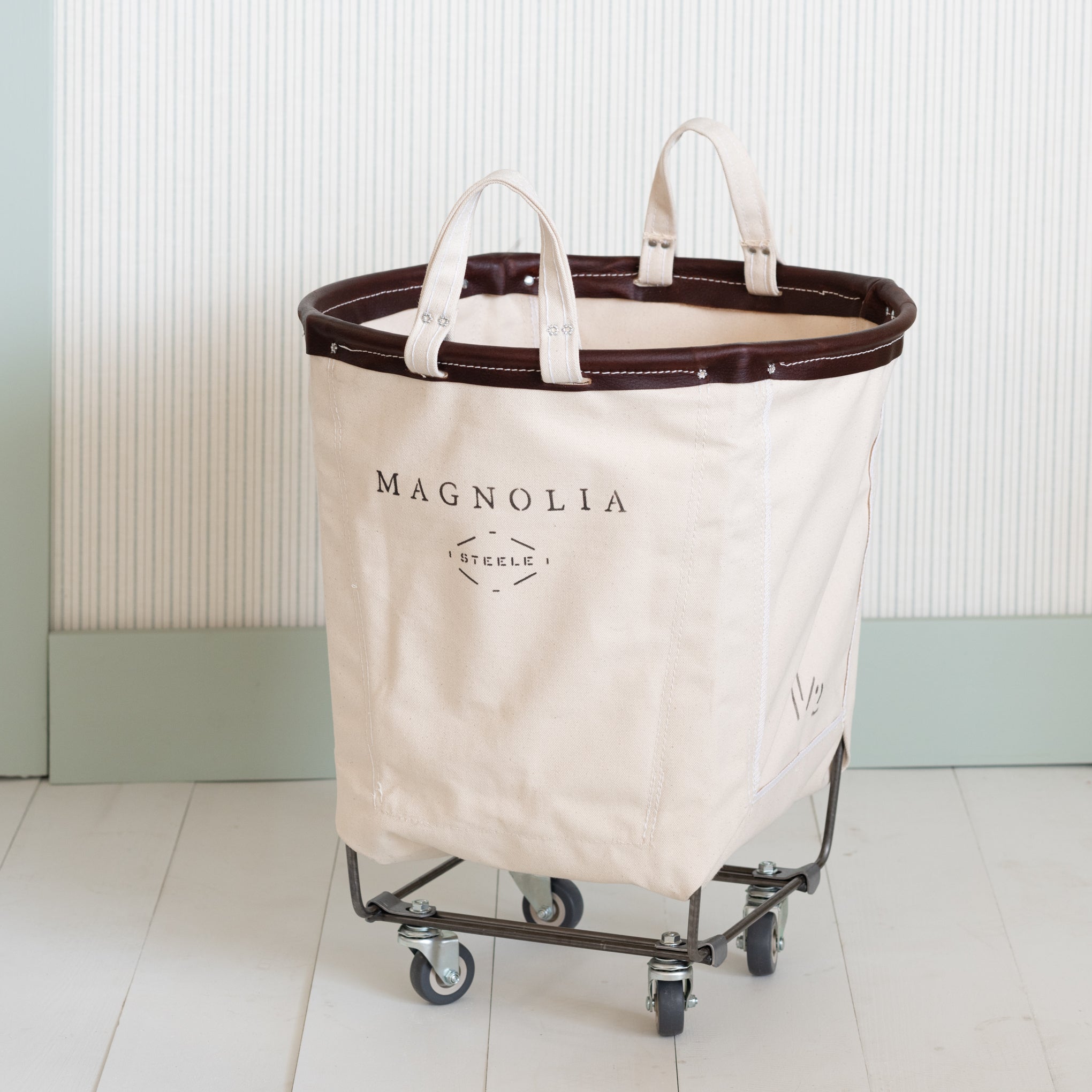 Magnoliass Steele Canvas Round Truck - 1.5 BU