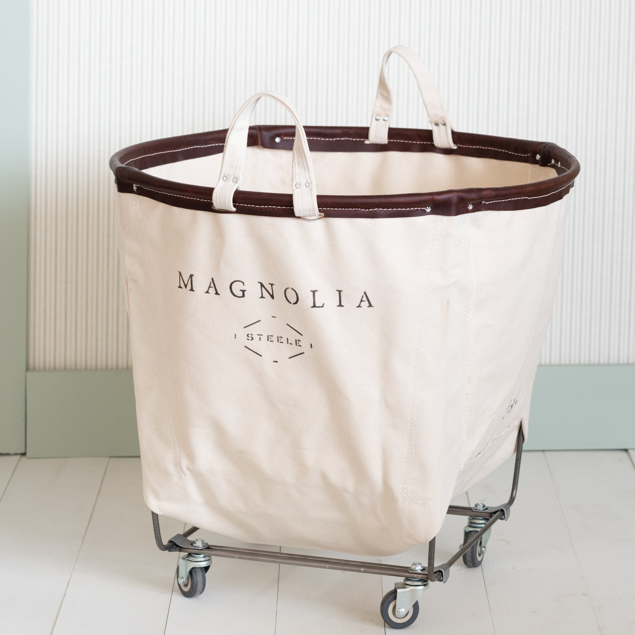 Magnoliass Steele Canvas Round Truck - 3 BU
