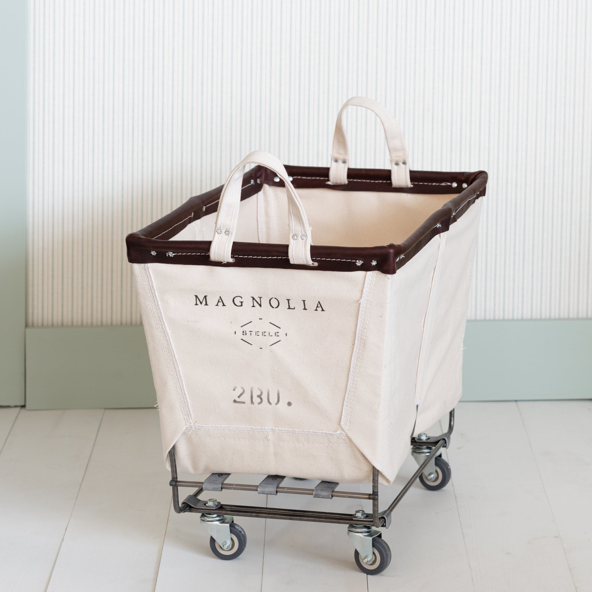 Magnoliass Steele Canvas Small Truck