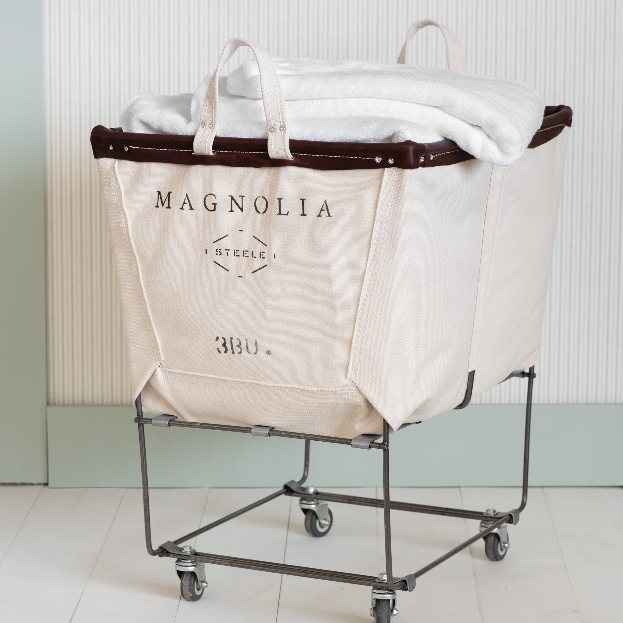 Magnoliass Steele Canvas Large Truck