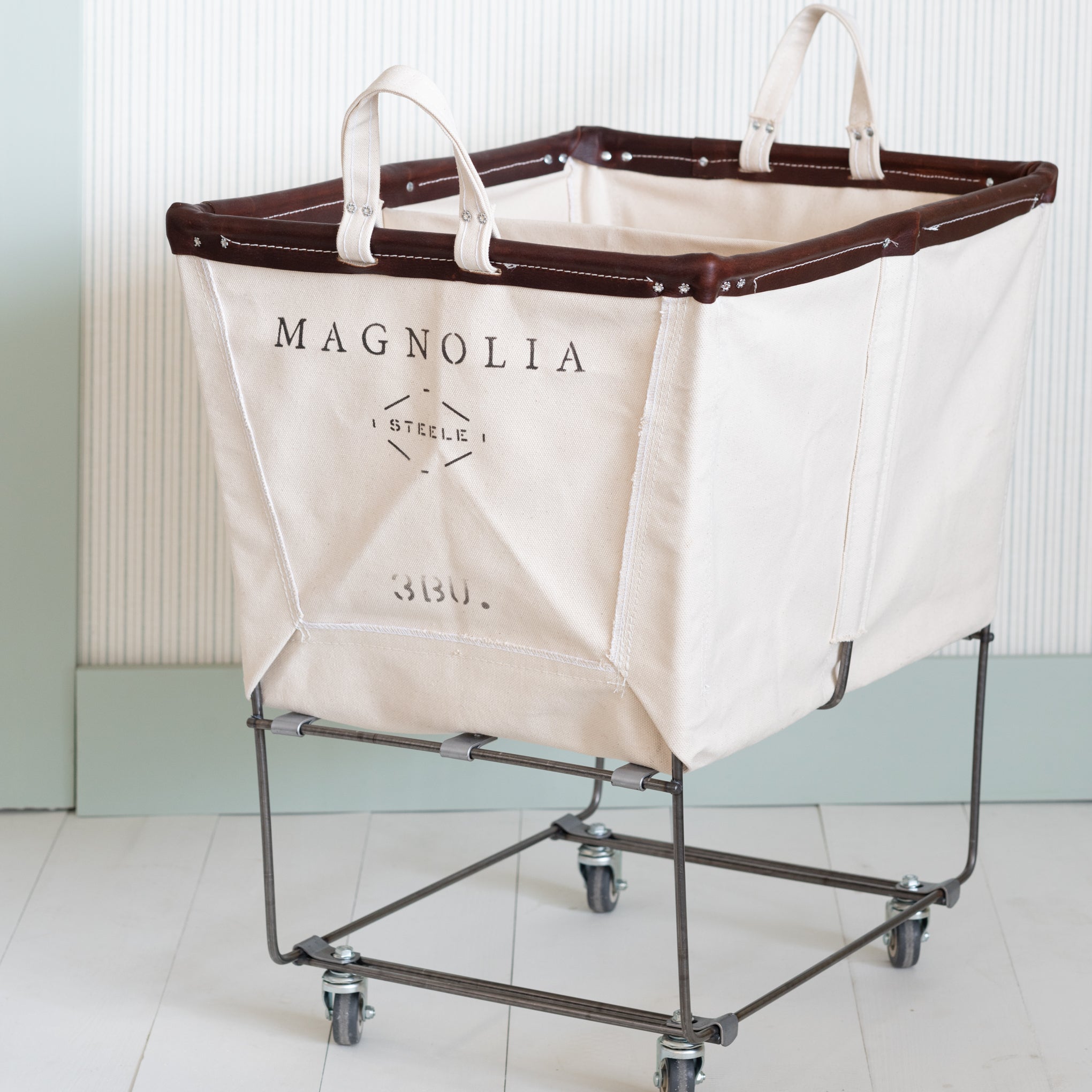 Magnoliass Steele Canvas Large Truck