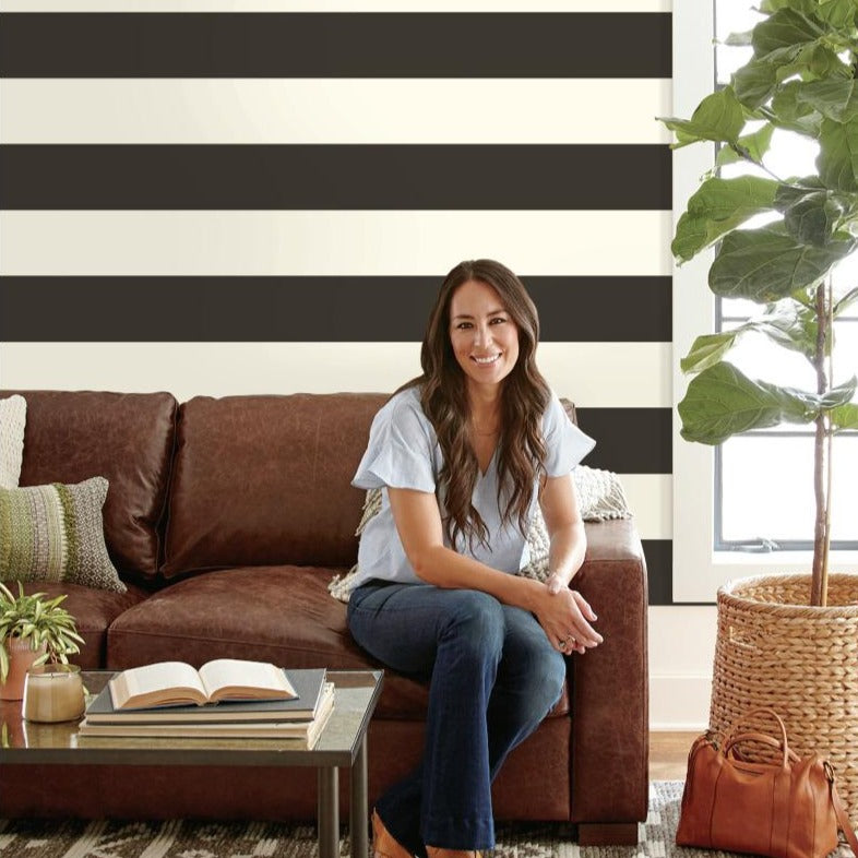 black and cream stripe pattern wallpaper